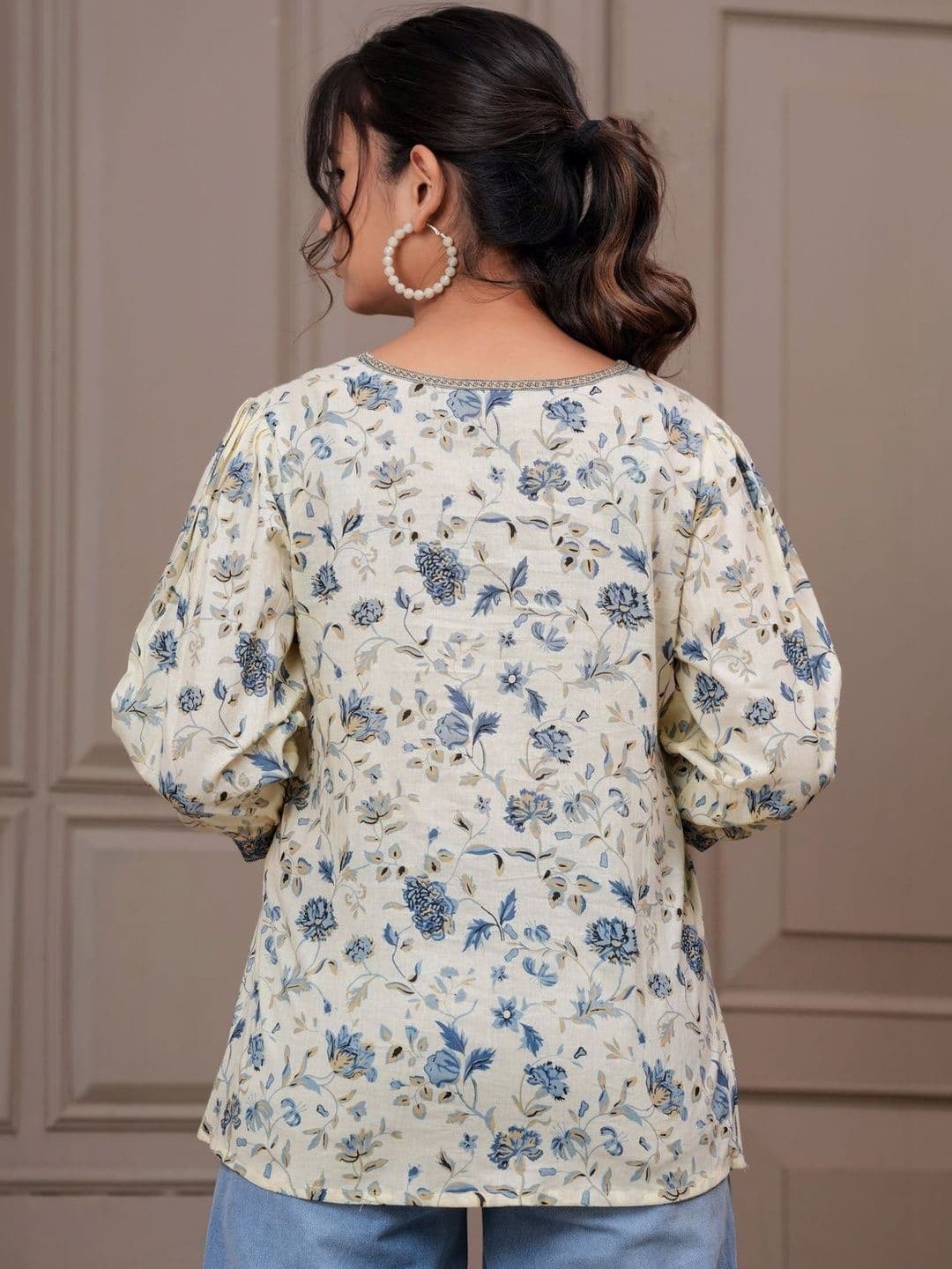 Sangria Floral Printed Pure Cotton Round Neck Straight Kurtis thumbnail 3