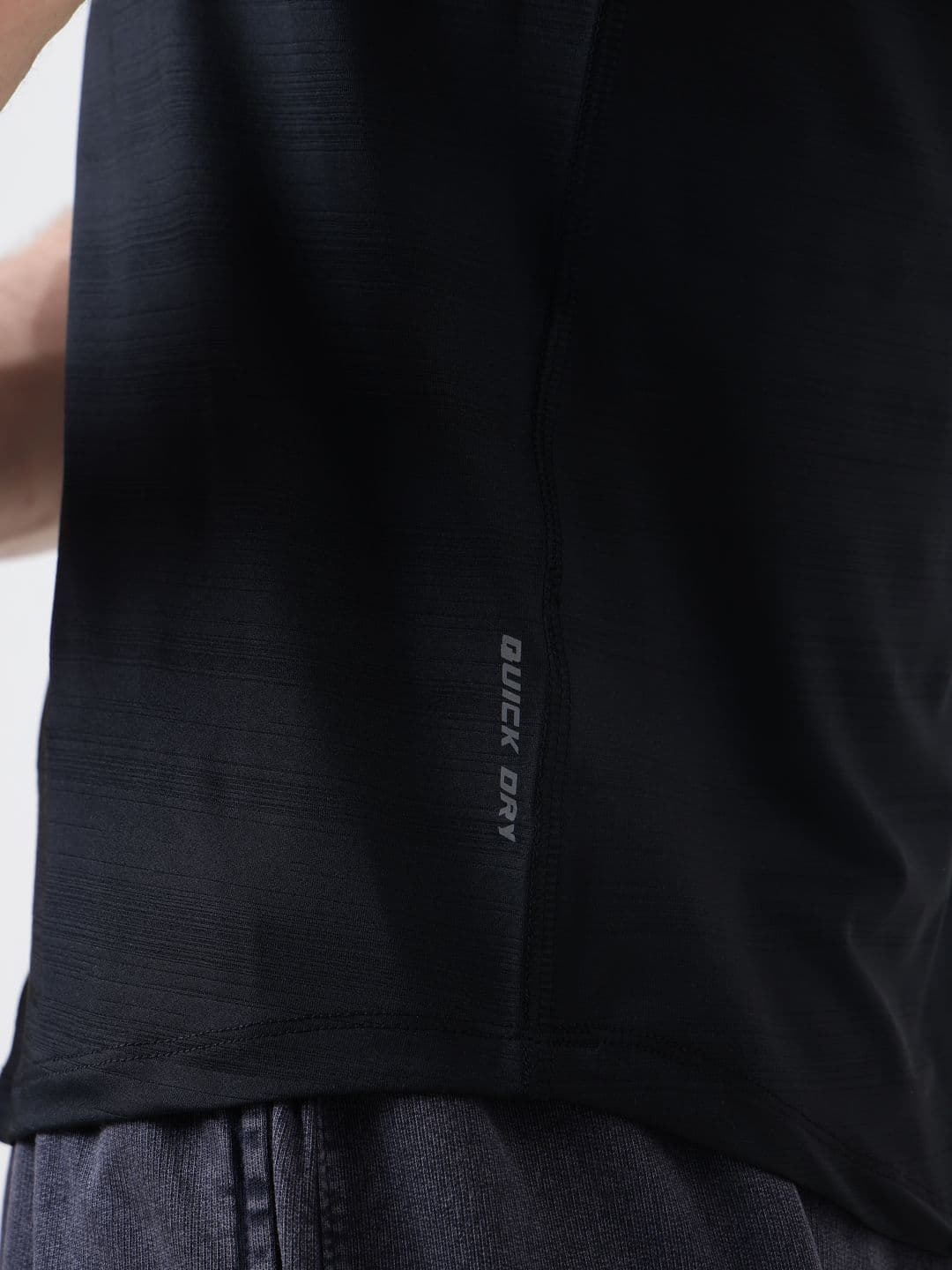 MuscleBlaze Active T Shirt for Men, for Gym & Sports (Midnight Black) thumbnail 3