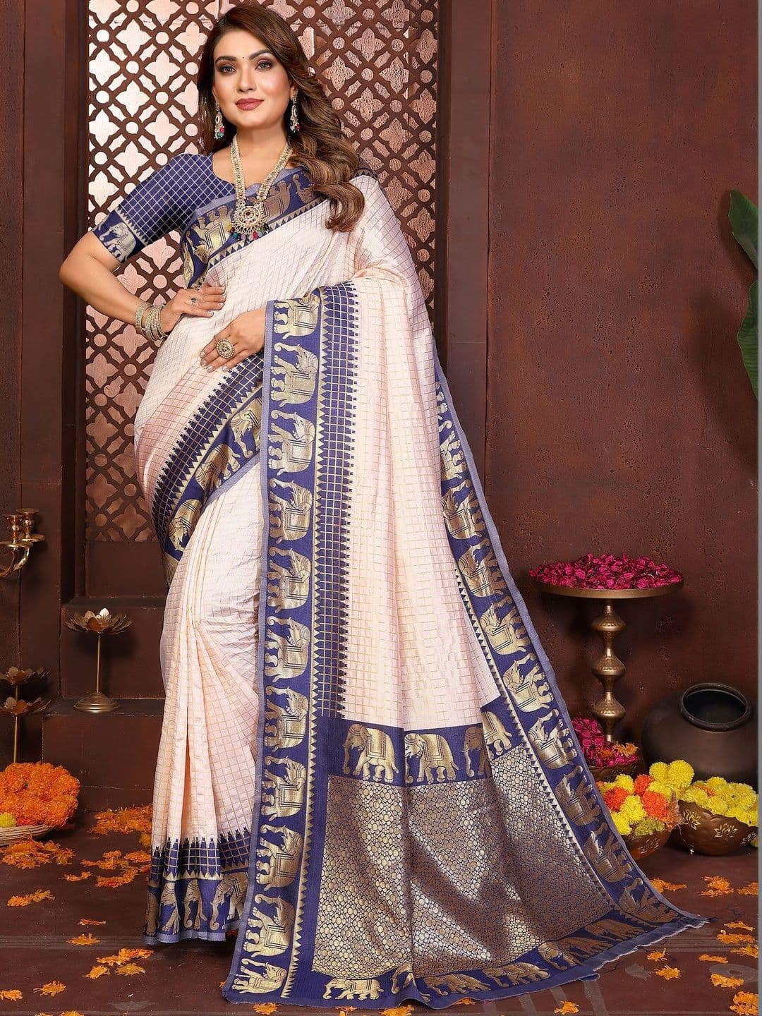 VEDANT VASTRAM Ethnic Motifs Zari Art Silk Handloom Banarasi Saree - view 1