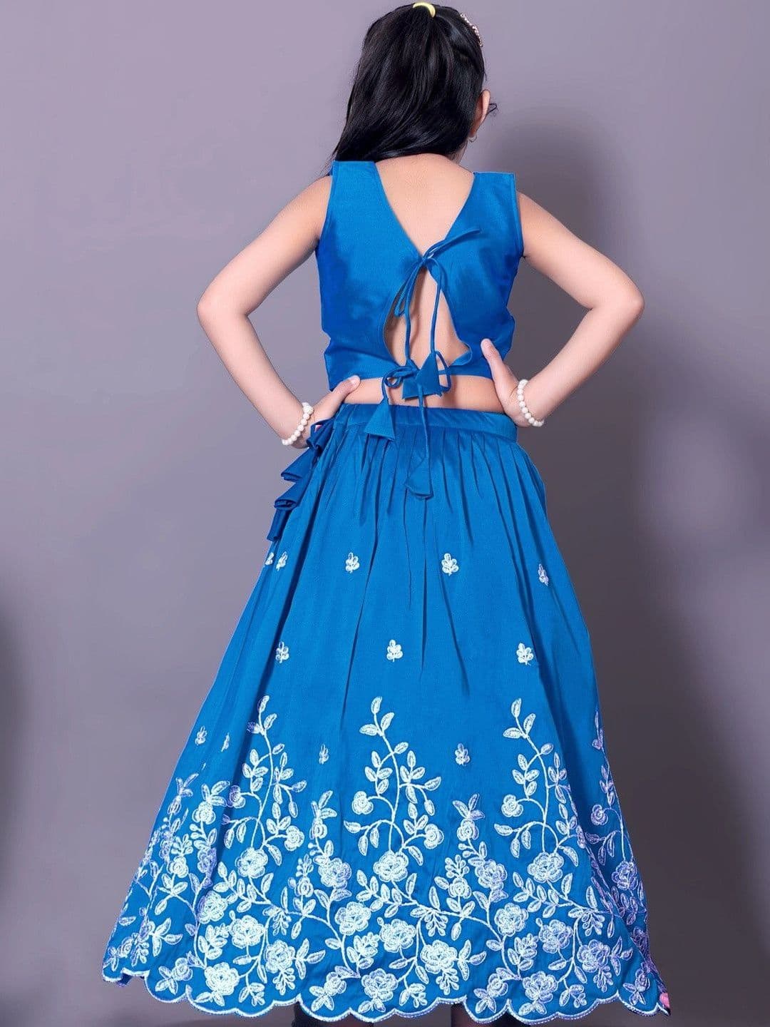 RJ ONLINE Girls Embroidered Thread Work Tie and Dye Ready to Wear Lehenga & Blouse With Dupatta thumbnail 4