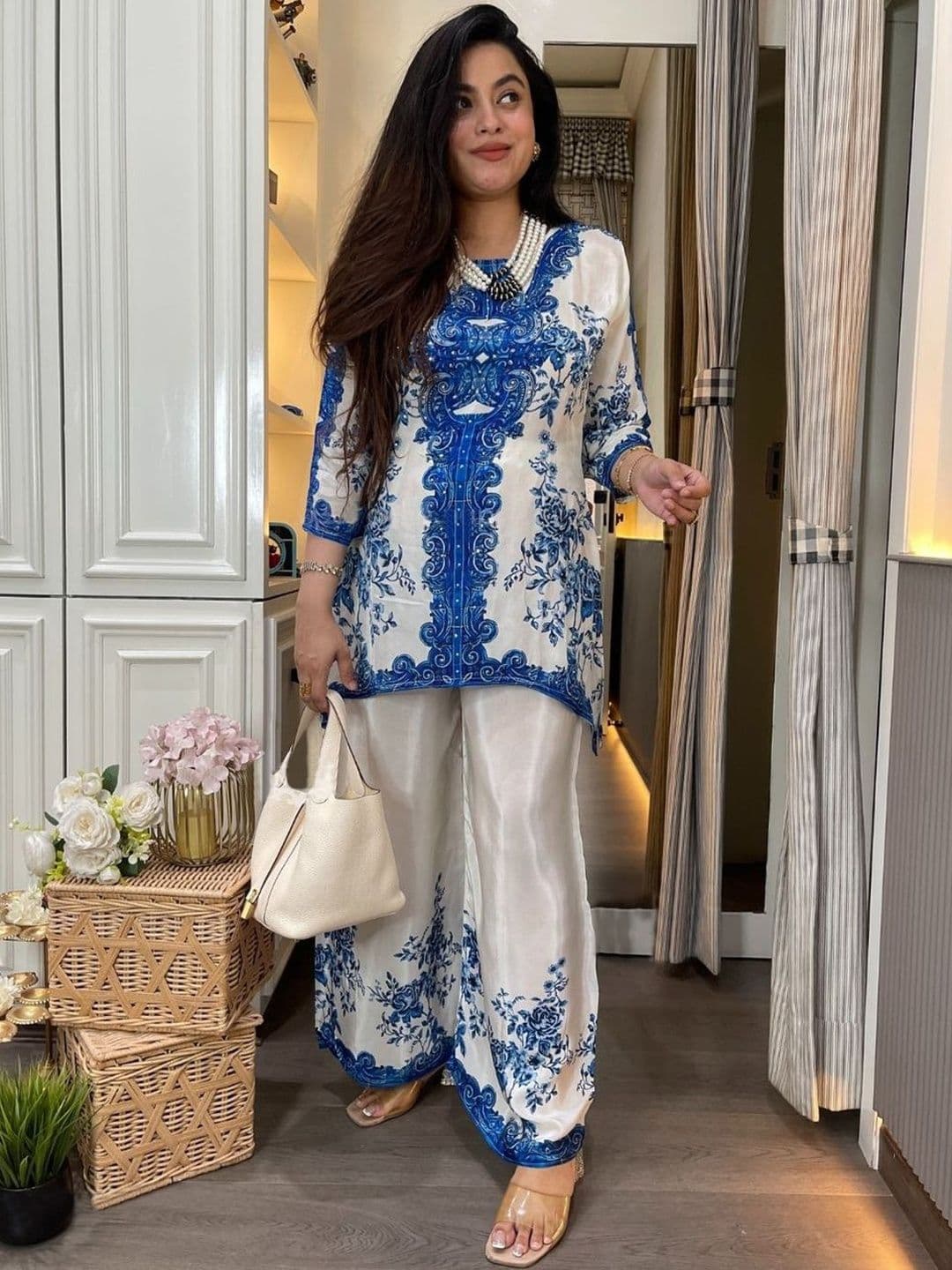 Anouk Rustic Women Floral Printed Regular Kurta with Palazzos thumbnail 3