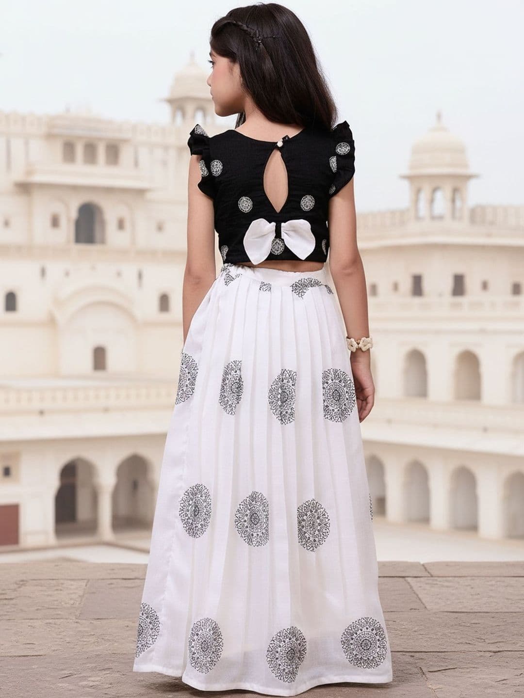KALANANDI Girls Embroidered Thread Work Ready to Wear Lehenga & thumbnail 4
