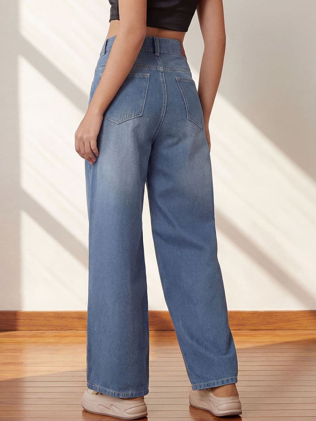 DOLCE CRUDO Women Wide Leg High-Rise Light Fade Jeans thumbnail 2
