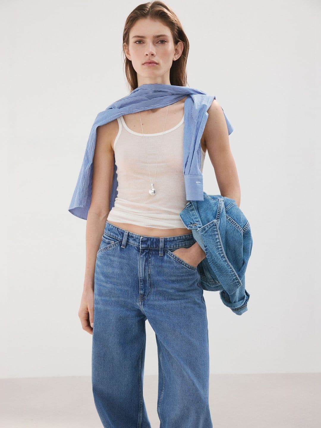 MANGO Women Bootcut Mid-Rise Light Fade Jeans thumbnail 2