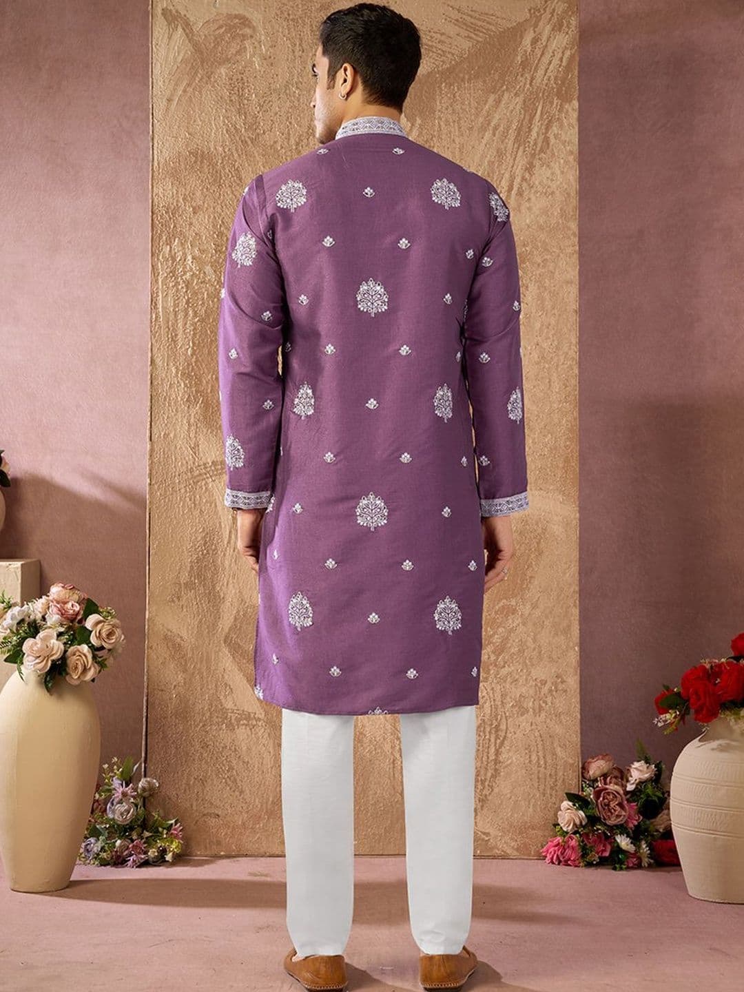 House of Pataudi Embroidered Cotton Mandarin Collar Knee Length Straight Kurta thumbnail 5