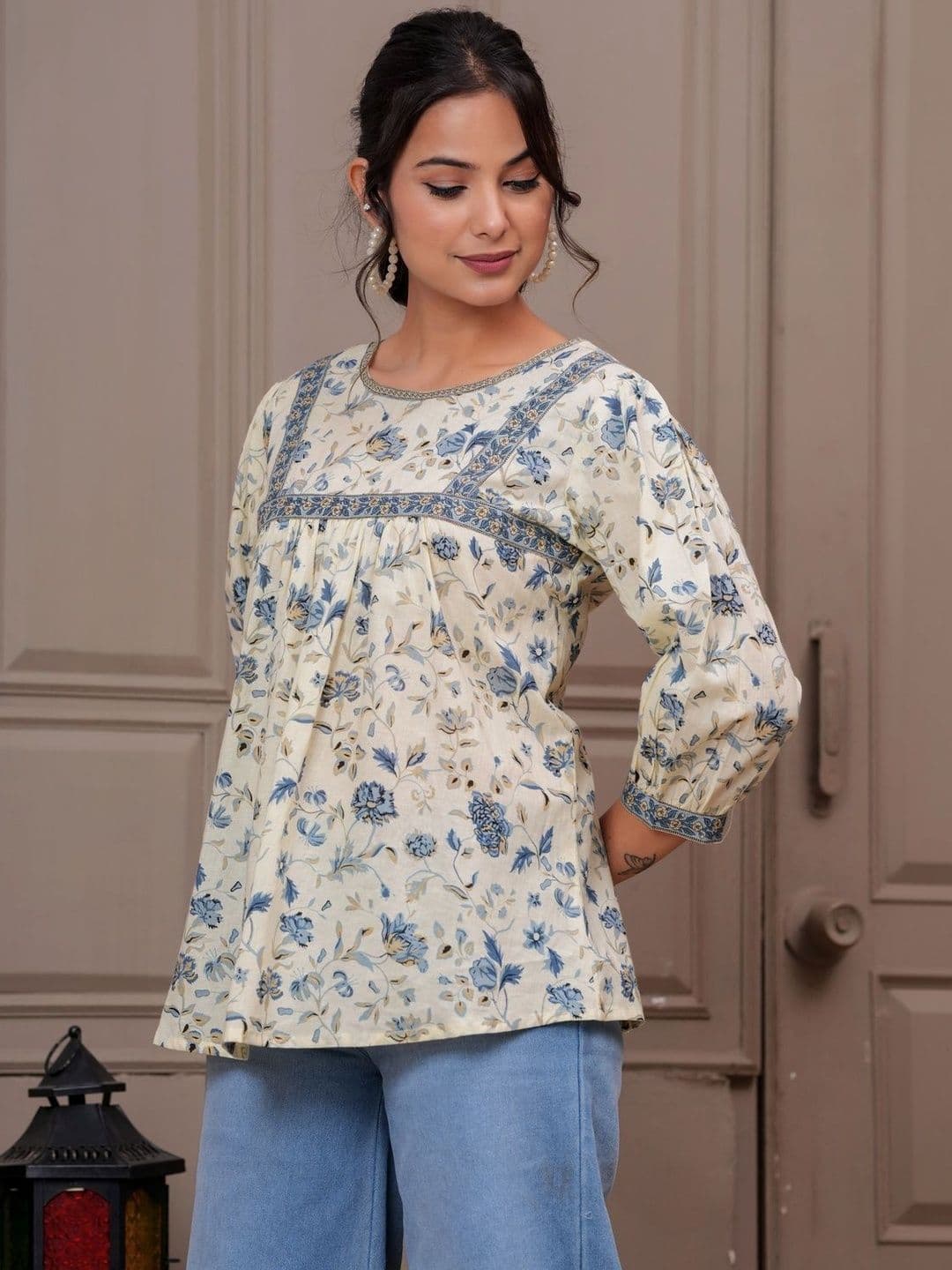 Sangria Floral Printed Pure Cotton Round Neck Straight Kurtis thumbnail 2
