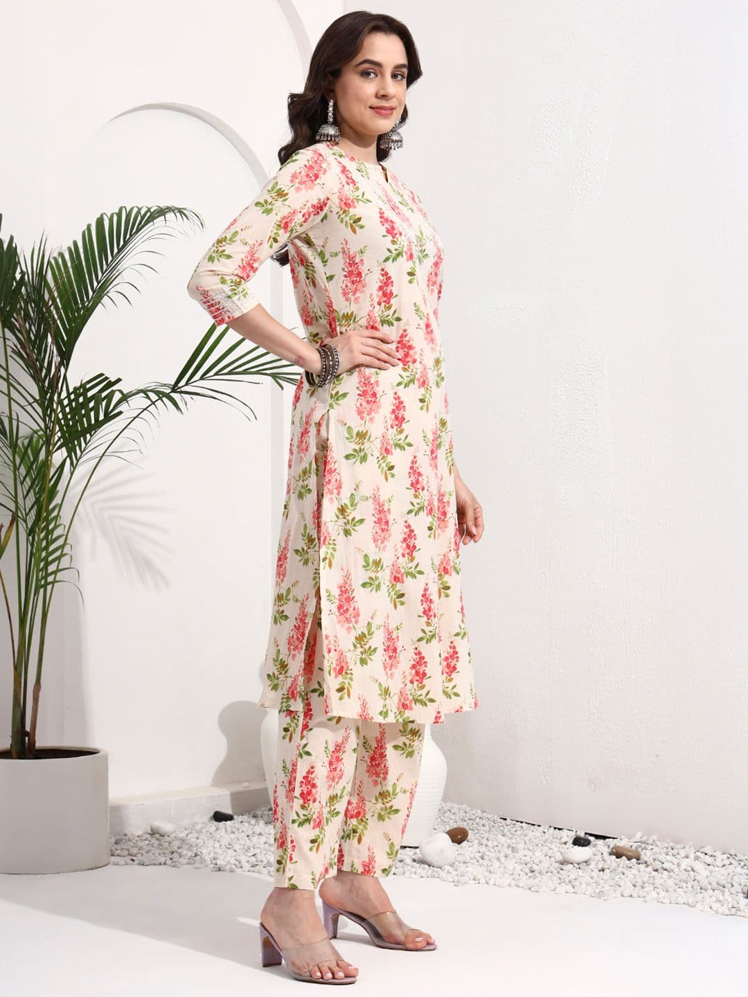Idalia Floral Printed Gotta Patti Pure Cotton Kurta with Palazzos thumbnail 3
