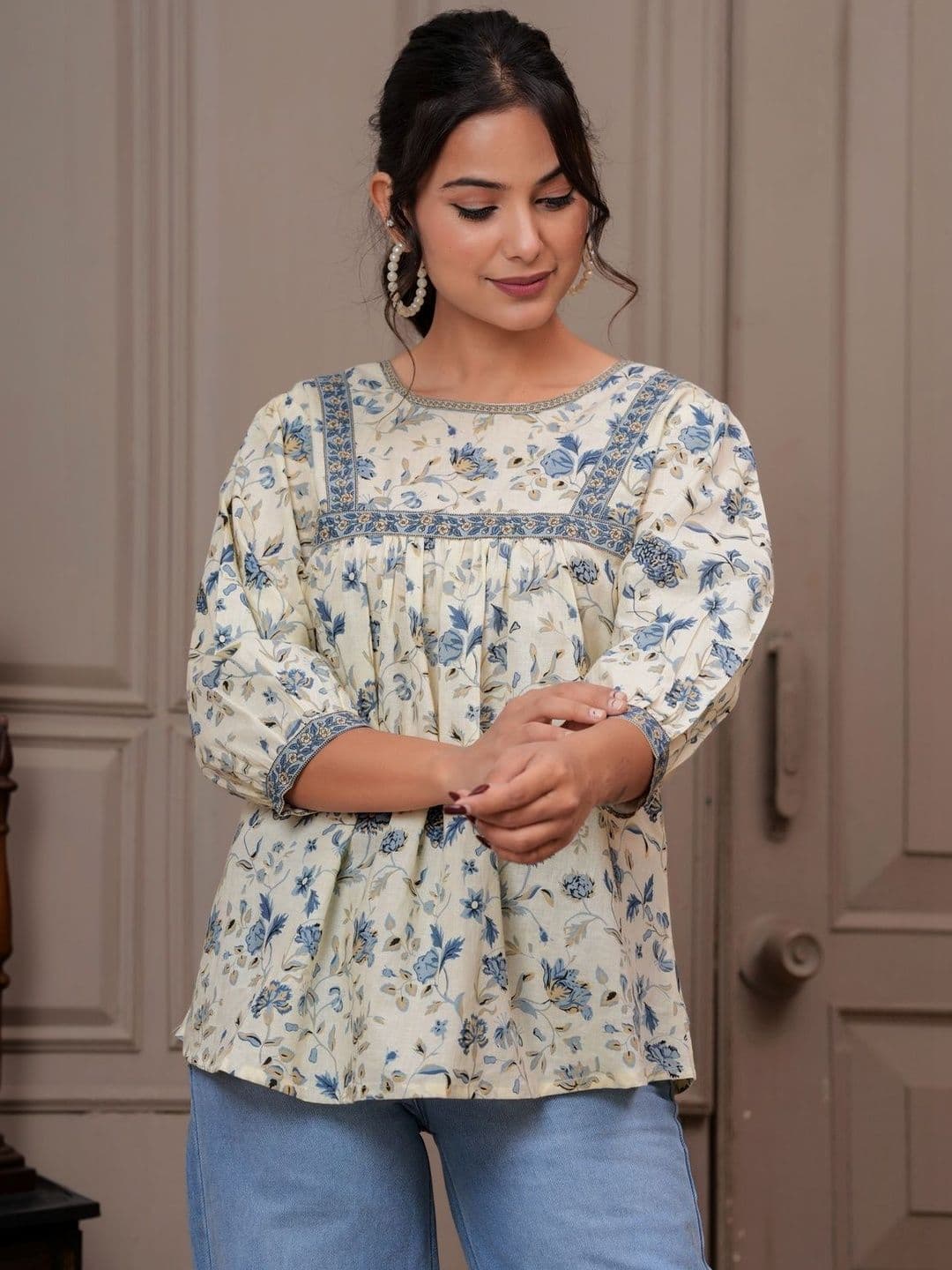 Sangria Floral Printed Pure Cotton Round Neck Straight Kurtis thumbnail 4