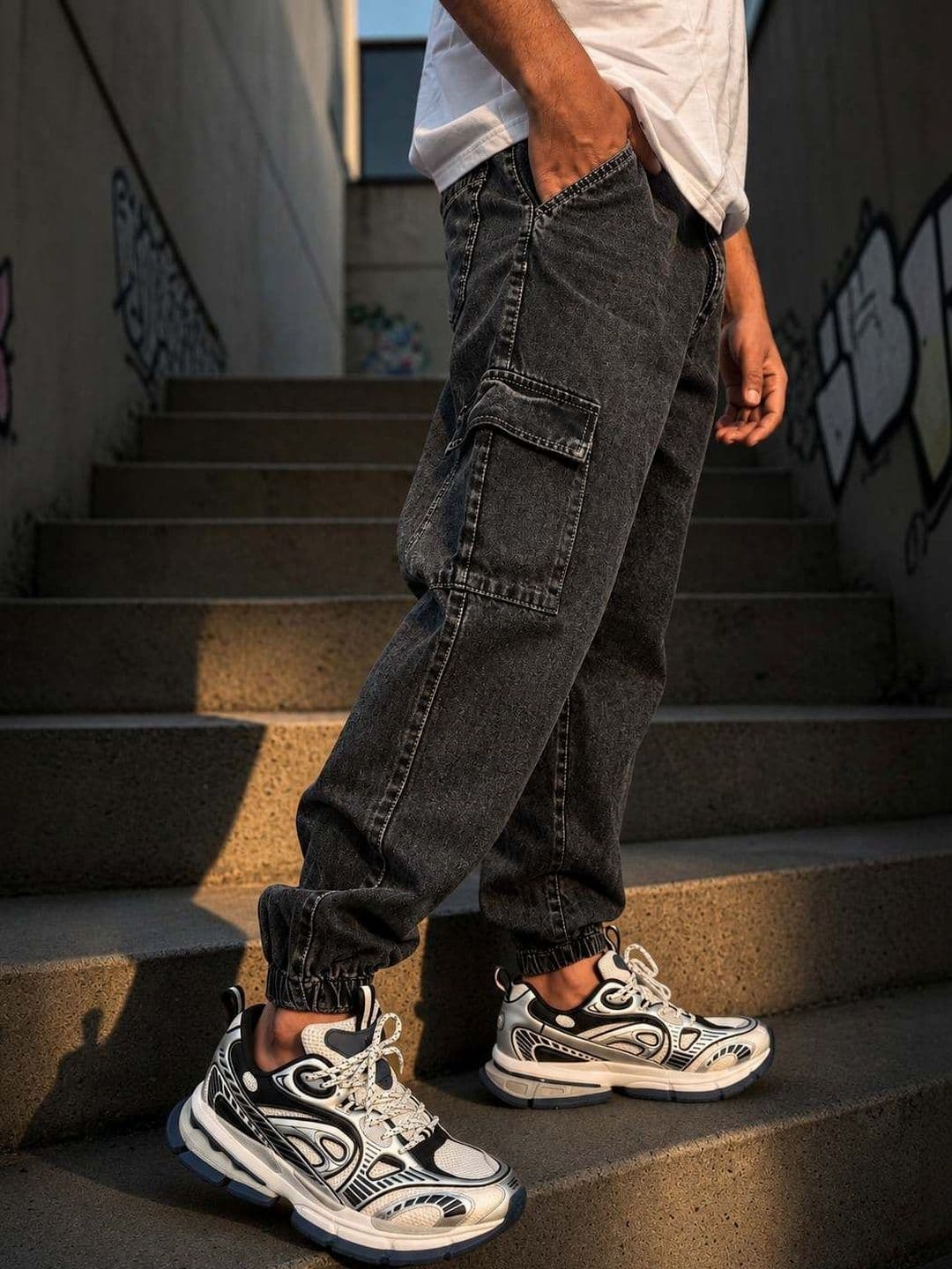 styzon Men Loose Jogger Mid-Rise Light Fade Jeans thumbnail 4