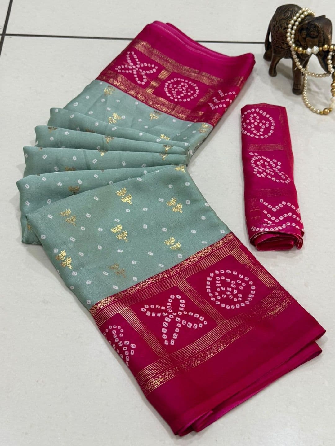 AV FASHION Bandhani Zari Poly Georgette Handloom Bandhani Saree thumbnail 3