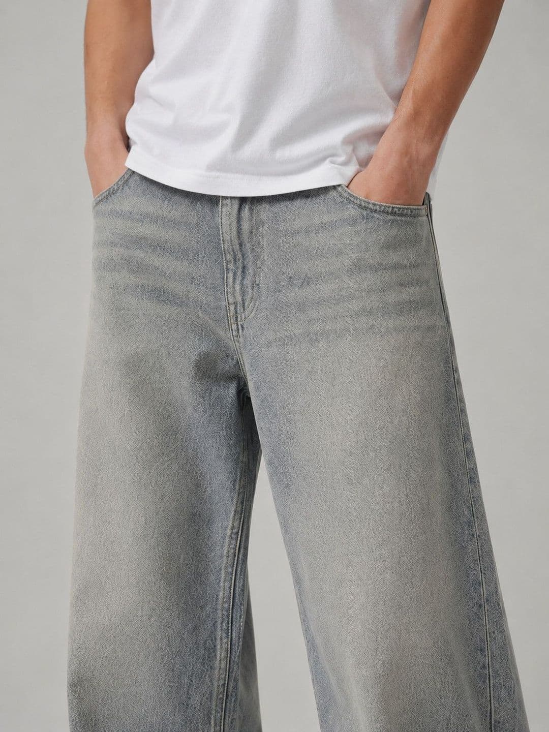 RDSTR Men Mid-Rise Light Fade Jeans thumbnail 2