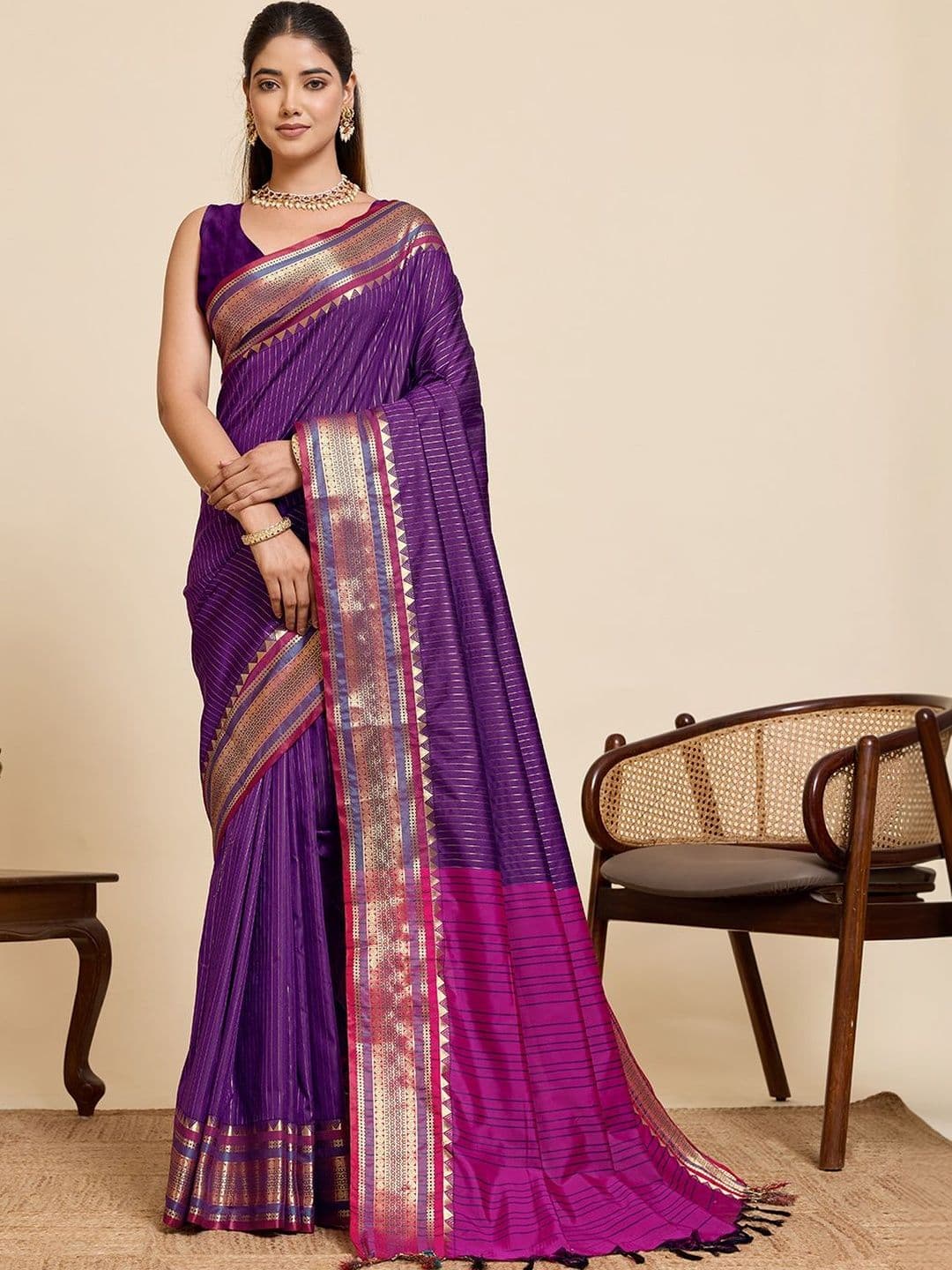 VEDANT VASTRAM Woven Design Zari Art Silk Handloom Banarasi Saree - view 1