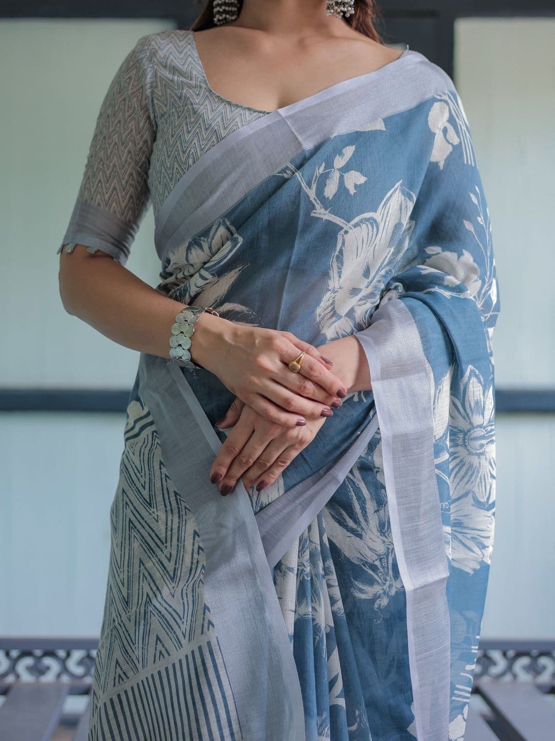 all about you Floral Linen Blend Handloom Saree thumbnail 4