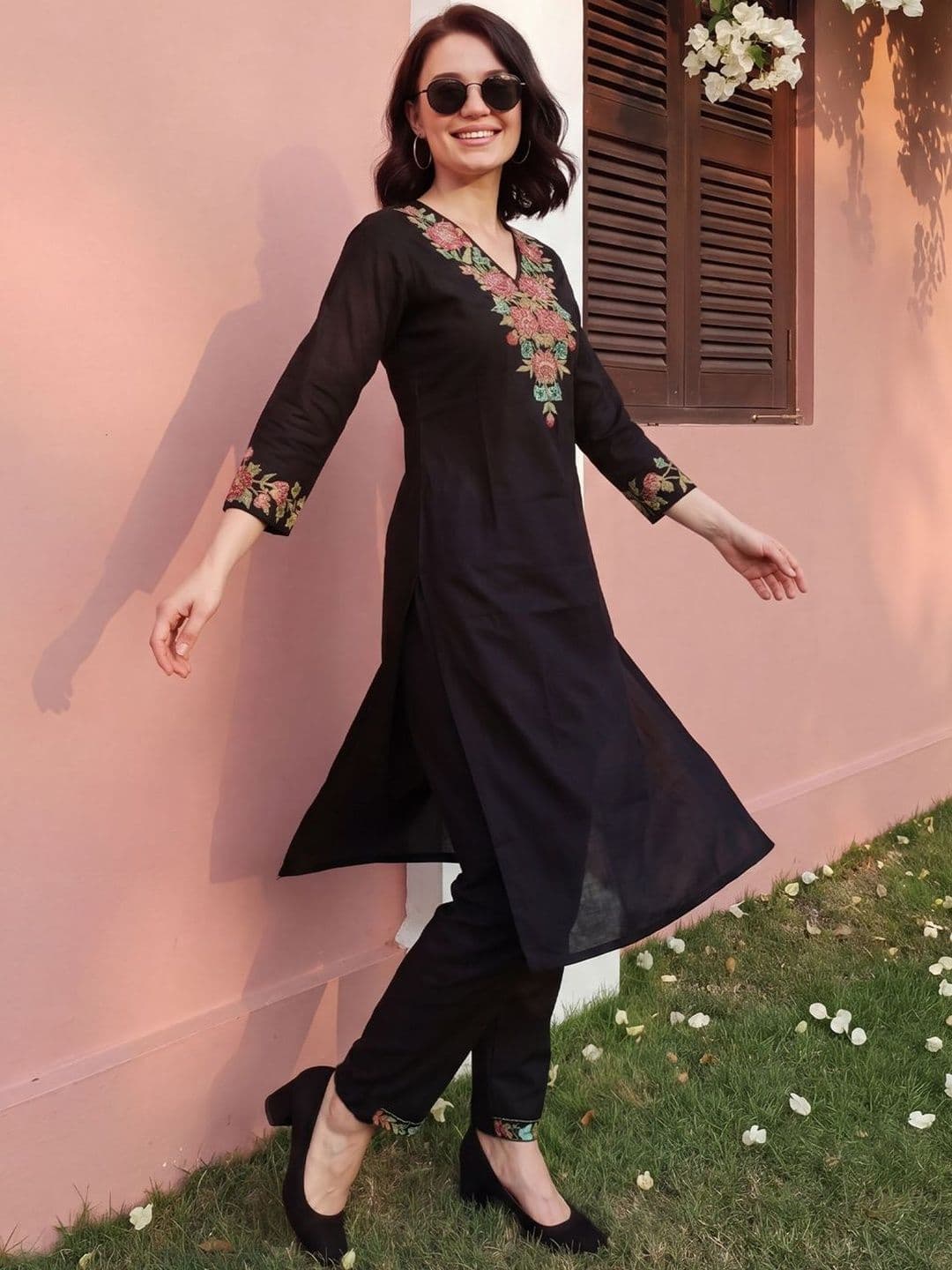Indo Era Women Floral Embroidered Regular Thread Work Kurta with Trousers thumbnail 2