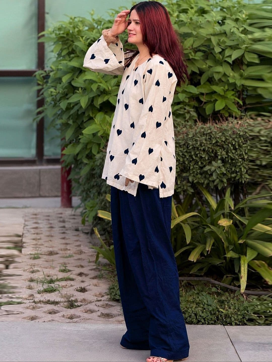 GoSriKi Women's Blue Rayon Blend Embroidered Straight Short Kurta With Farshi Salwar Set thumbnail 3