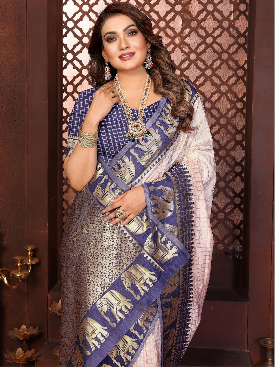 VEDANT VASTRAM Ethnic Motifs Zari Art Silk Handloom Banarasi Saree thumbnail 6