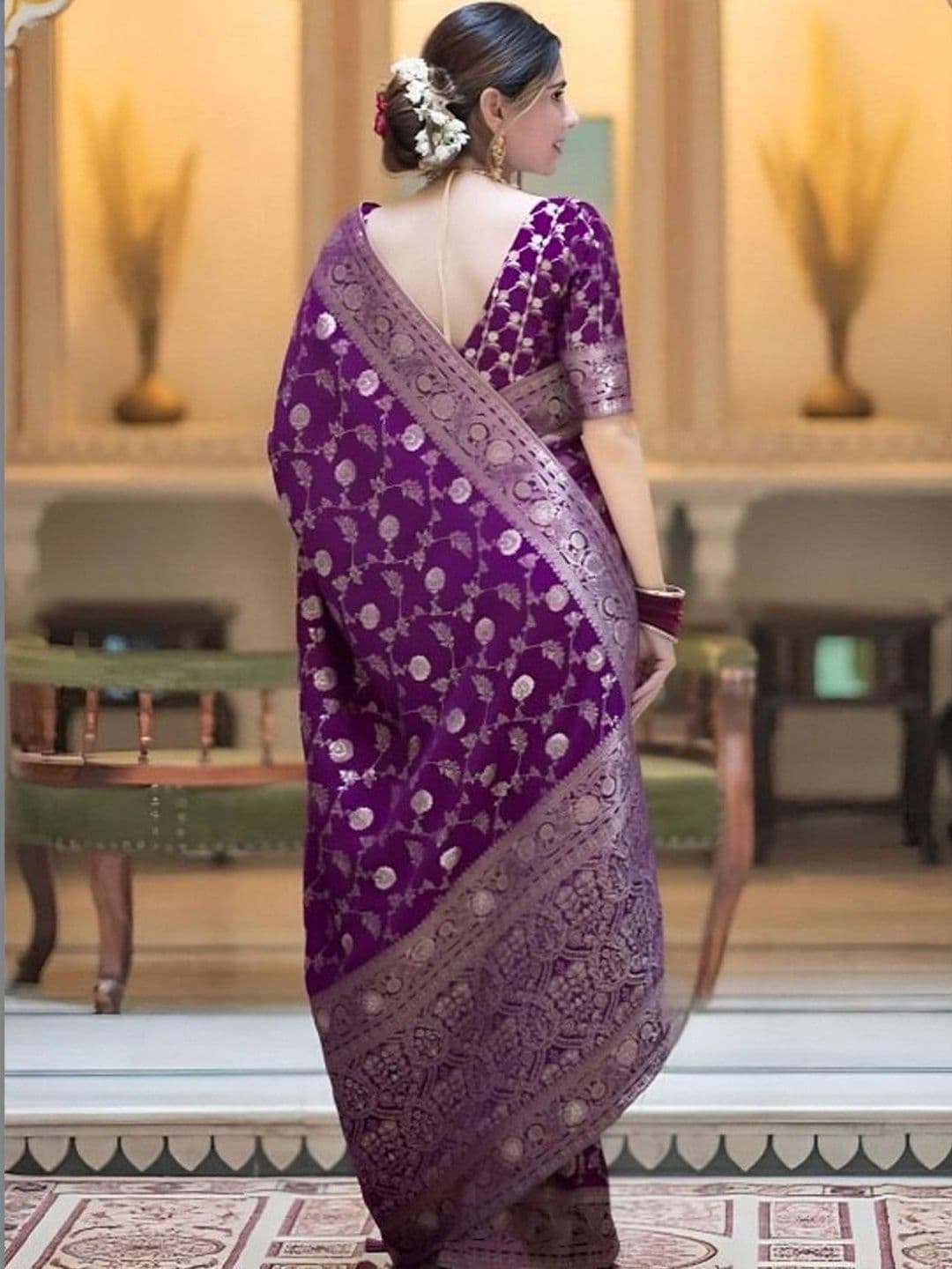 Attigo Woven Design Zari Silk Blend Heavy Work Banarasi Saree thumbnail 2