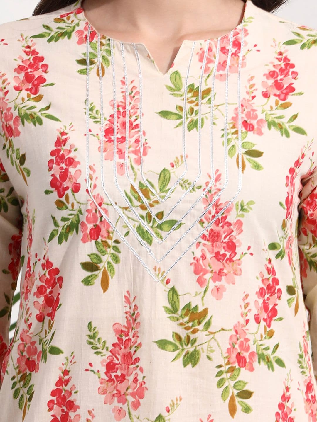 Idalia Floral Printed Gotta Patti Pure Cotton Kurta with Palazzos thumbnail 4