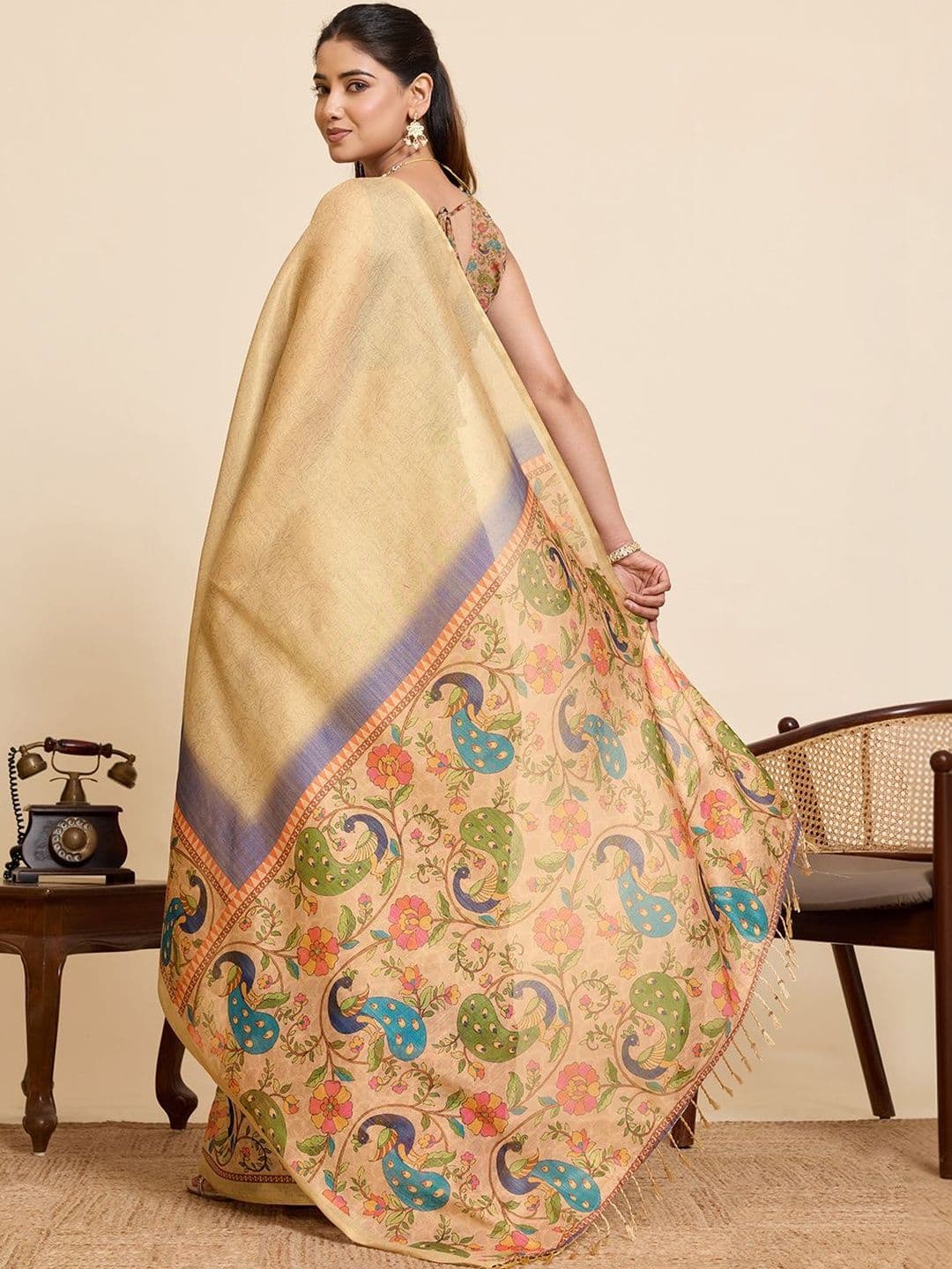 VEDANT VASTRAM Ethnic Motifs Linen Blend Handloom Saree thumbnail 4