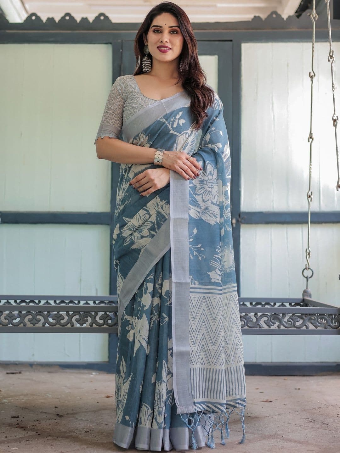 all about you Floral Linen Blend Handloom Saree thumbnail 2