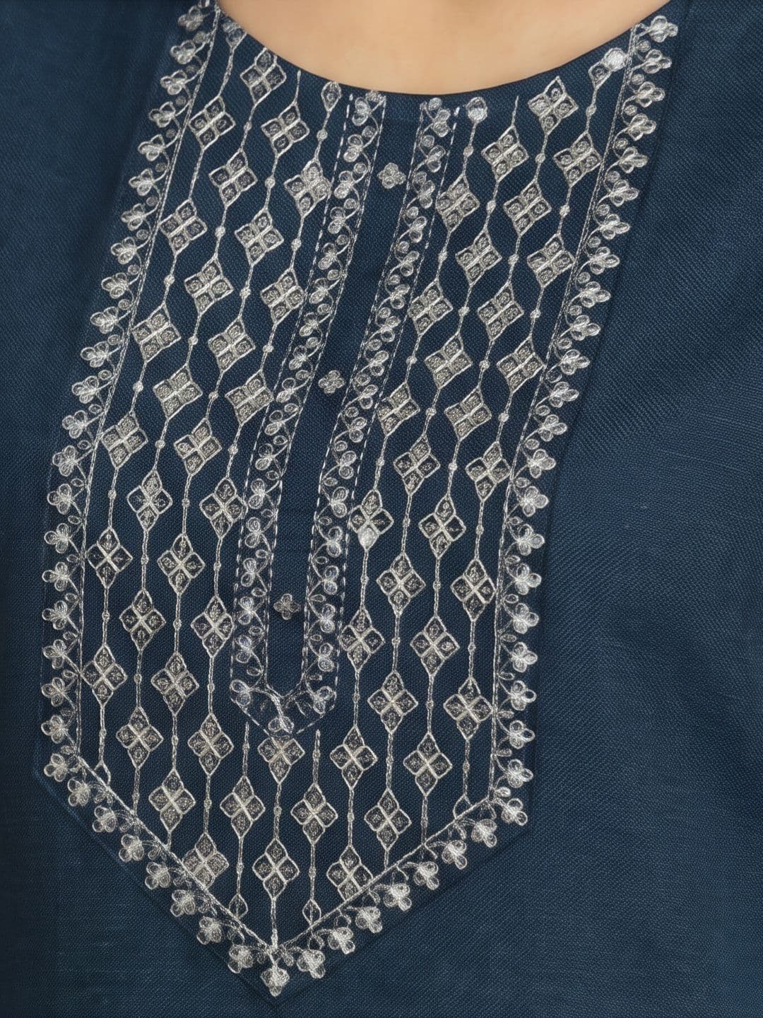 Jaipur Kurti Women Ethnic Motifs Embroidered Thread Work Indigo Kurta thumbnail 2