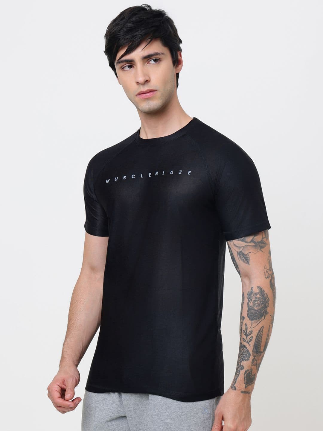 MuscleBlaze Unisex Brand Logo Printed Round Neck Compression T-shirt thumbnail 6