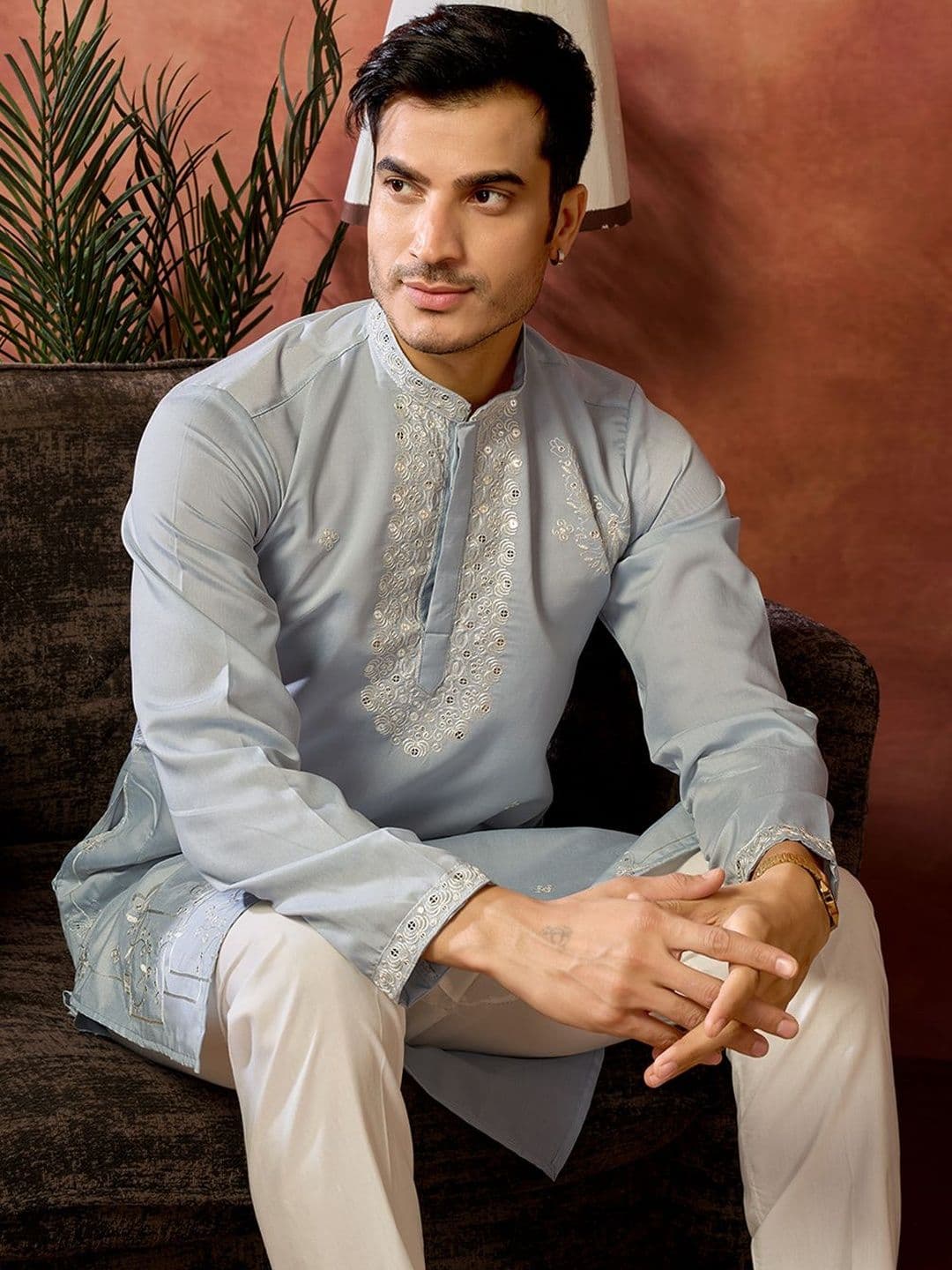 House of Pataudi Embroidered Cotton Mandarin Collar Knee Length Straight Kurtas thumbnail 7