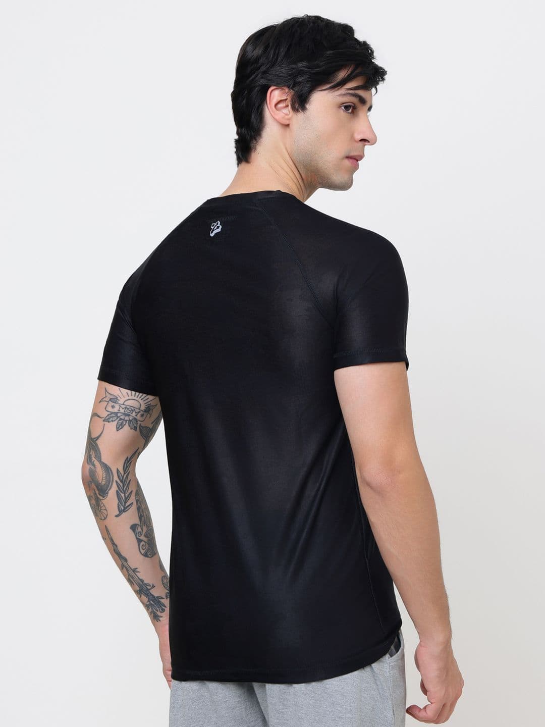 MuscleBlaze Unisex Brand Logo Printed Round Neck Compression T-shirt thumbnail 5