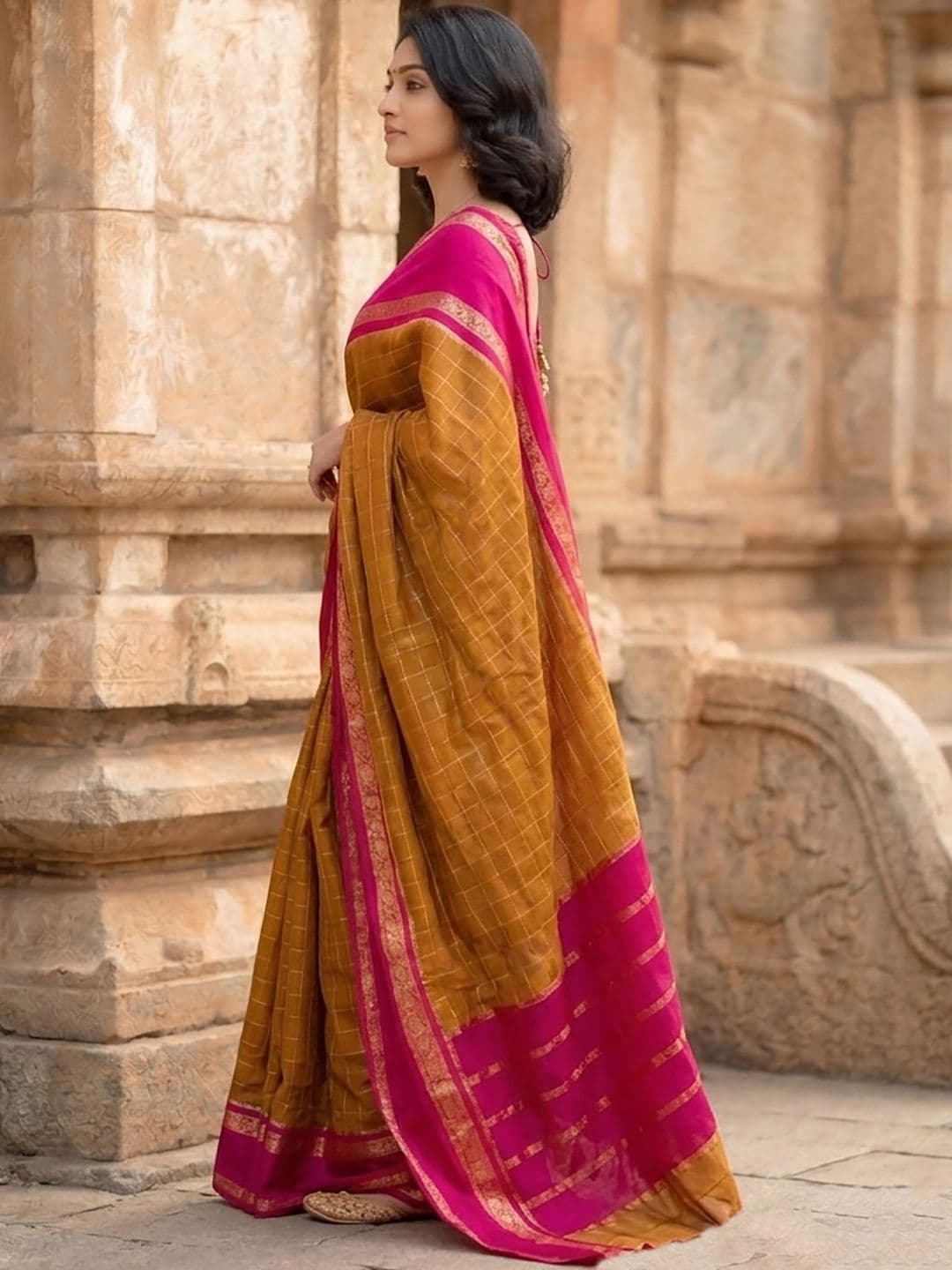 Mitera Checked Silk Blend Handloom Banarasi Saree thumbnail 3
