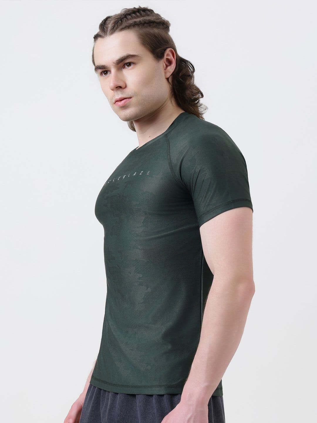 MuscleBlaze Unisex Brand Logo Printed Round Neck Compression T-shirt thumbnail 3