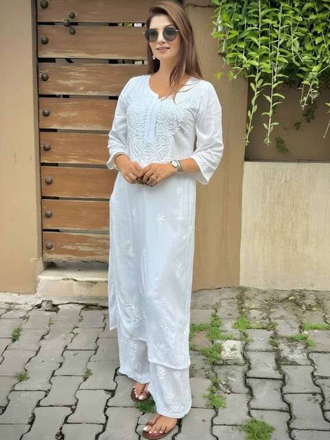Classikari Women Ethnic Motifs Embroidered Regular Chikankari Pure Cotton Kurta with Palazzos - view 1