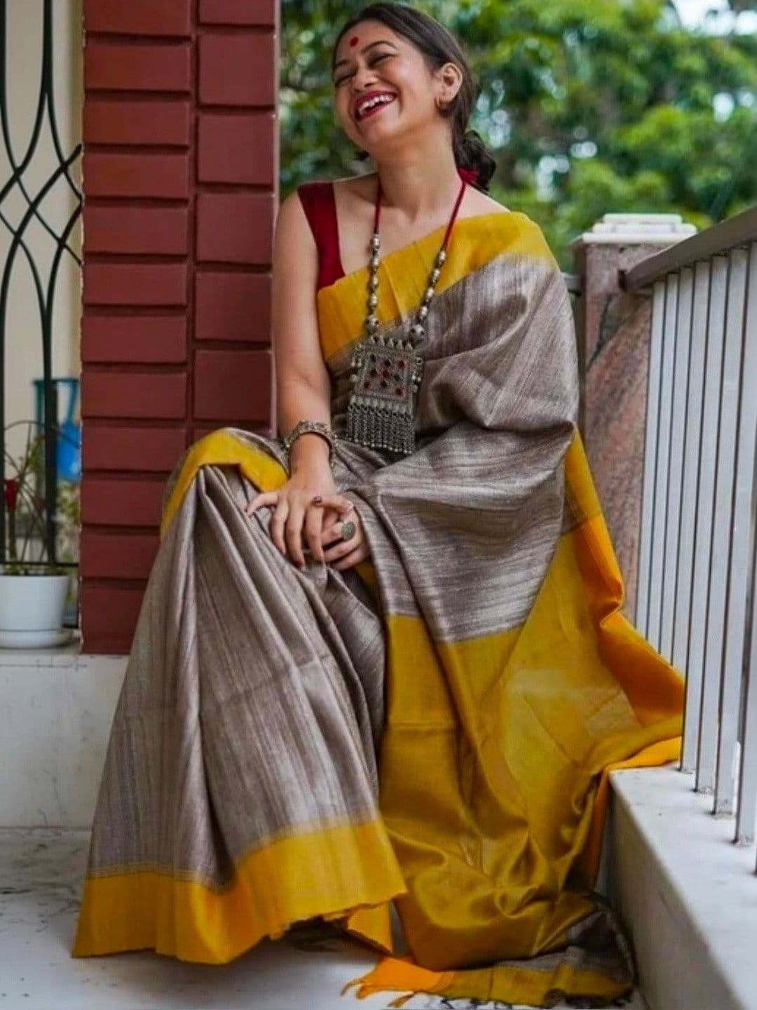 SHYAMALI BOUTIQUE Woven Design Jute Cotton Khadi Saree - view 1