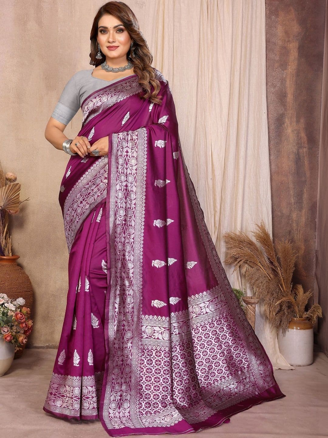 VEDANT VASTRAM Ethnic Motifs Zari Art Silk Handloom Banarasi Saree - view 1