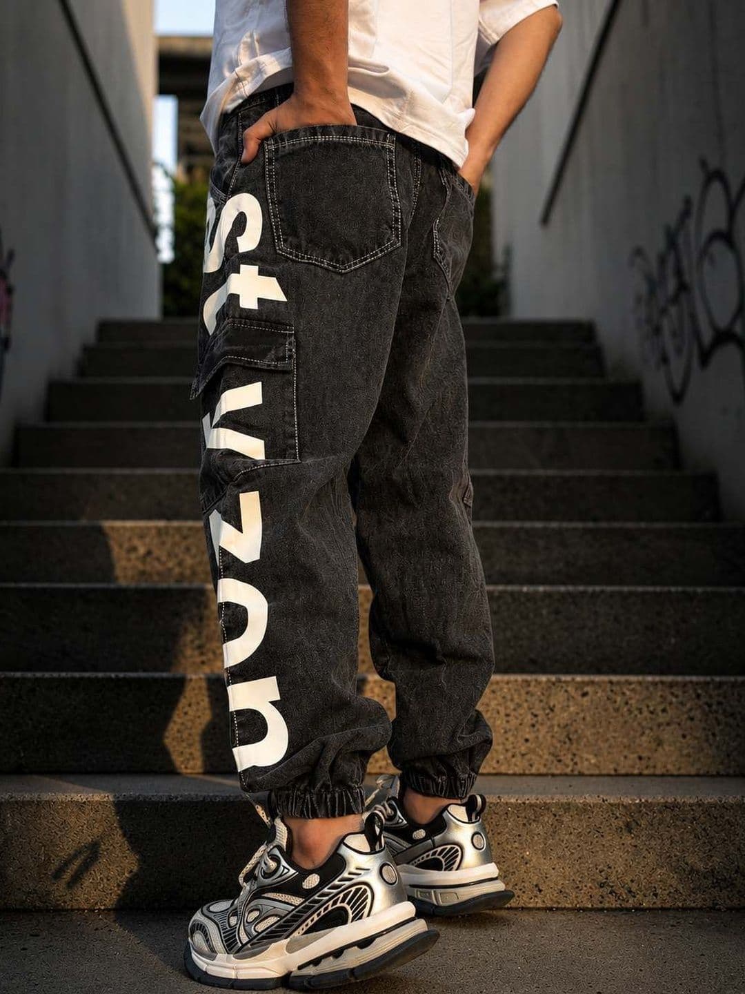 styzon Men Loose Jogger Mid-Rise Light Fade Jeans thumbnail 5
