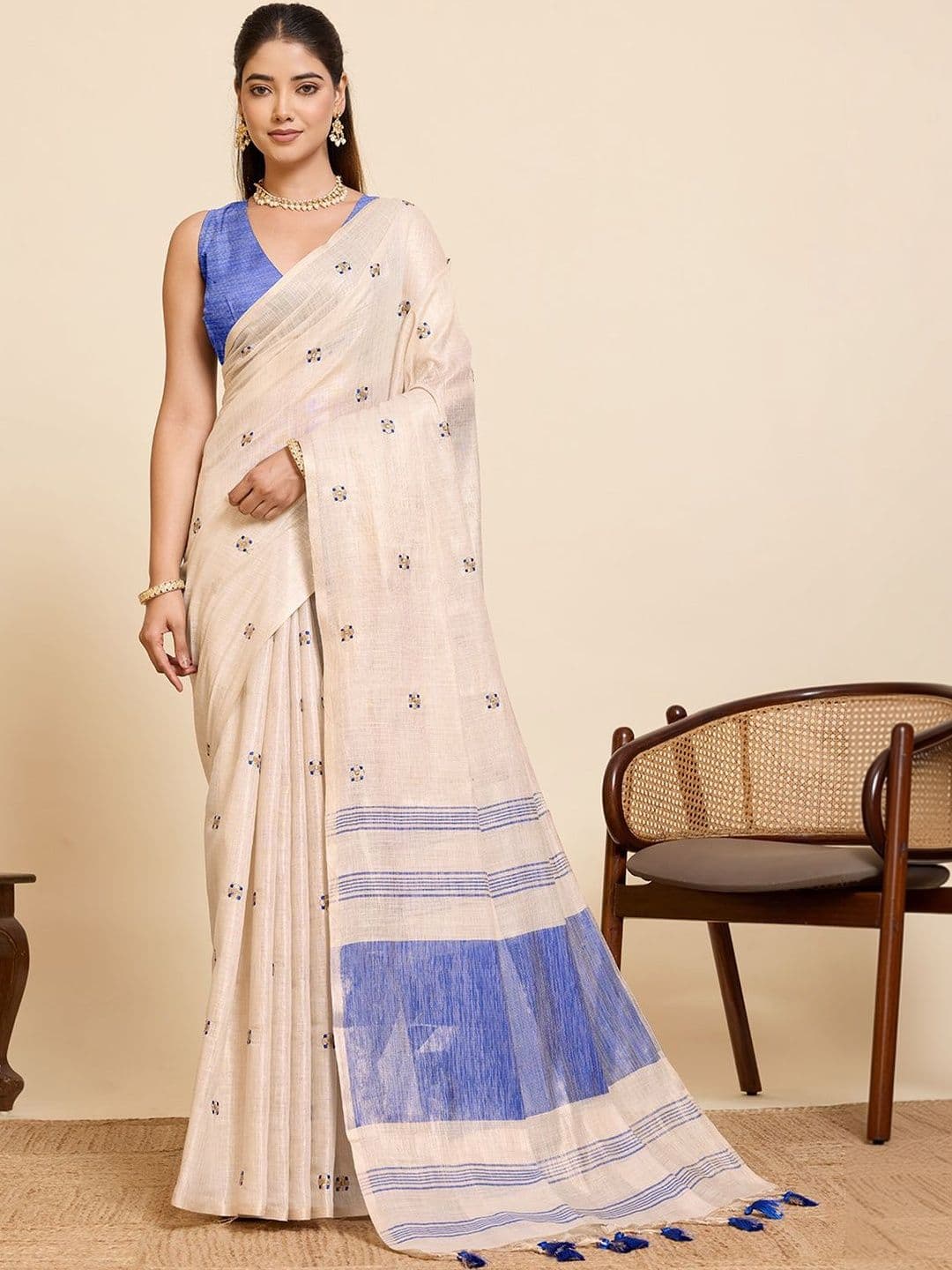 VEDANT VASTRAM Woven Design Embroidered Linen Blend Handloom Saree - view 1