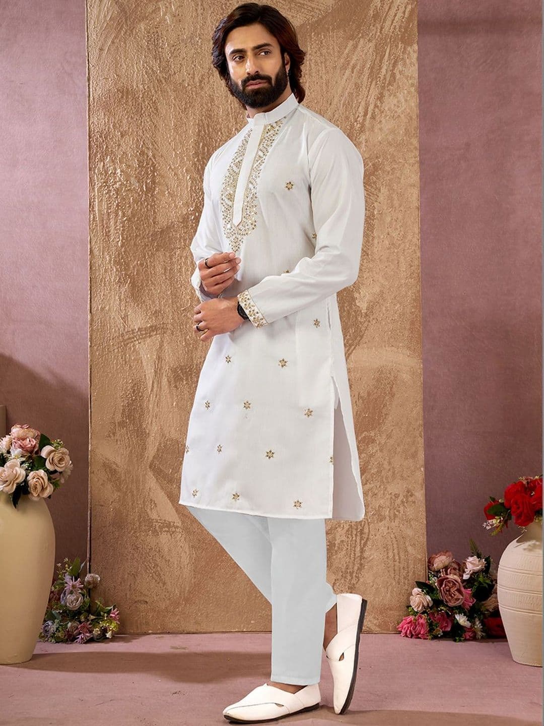 House of Pataudi Embroidered Cotton Mandarin Collar Knee Length Straight Kurta - view 1