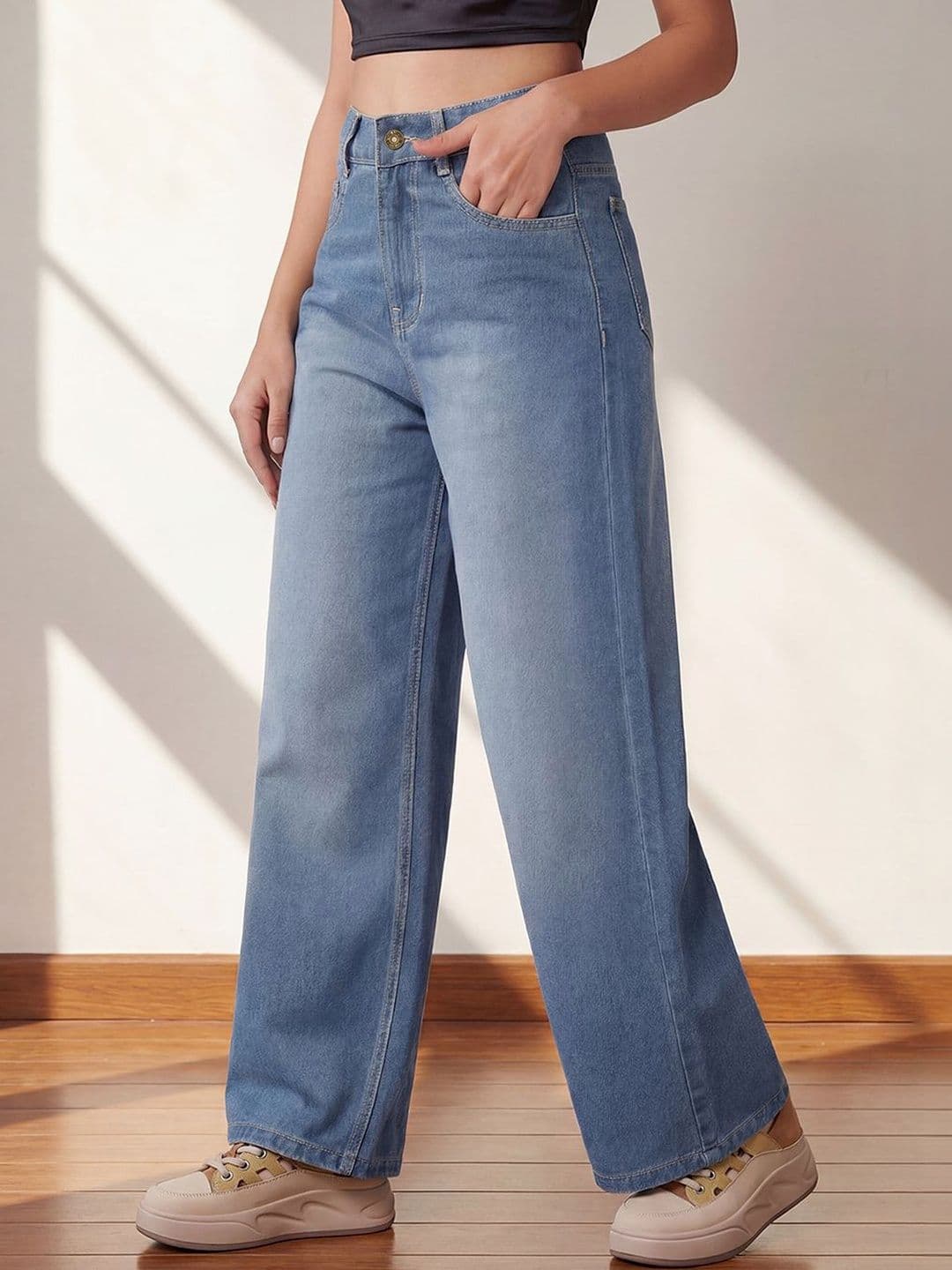 DOLCE CRUDO Women Wide Leg High-Rise Light Fade Jeans - view 1
