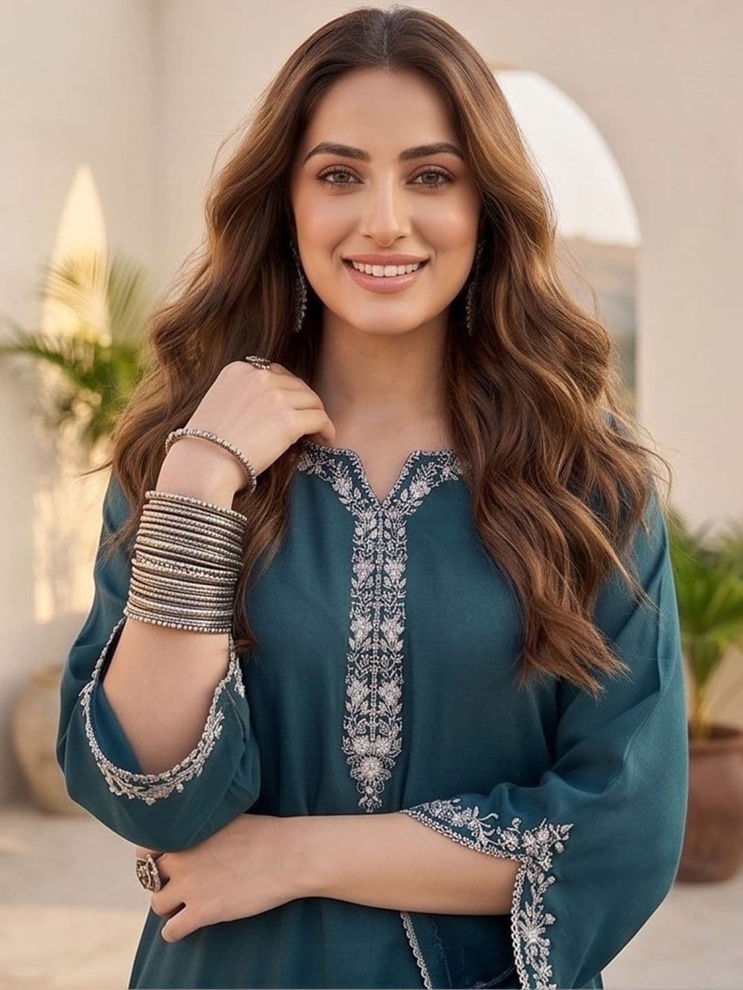 Varanga Women Regular Thread Work Kurta with Palazzos thumbnail 5