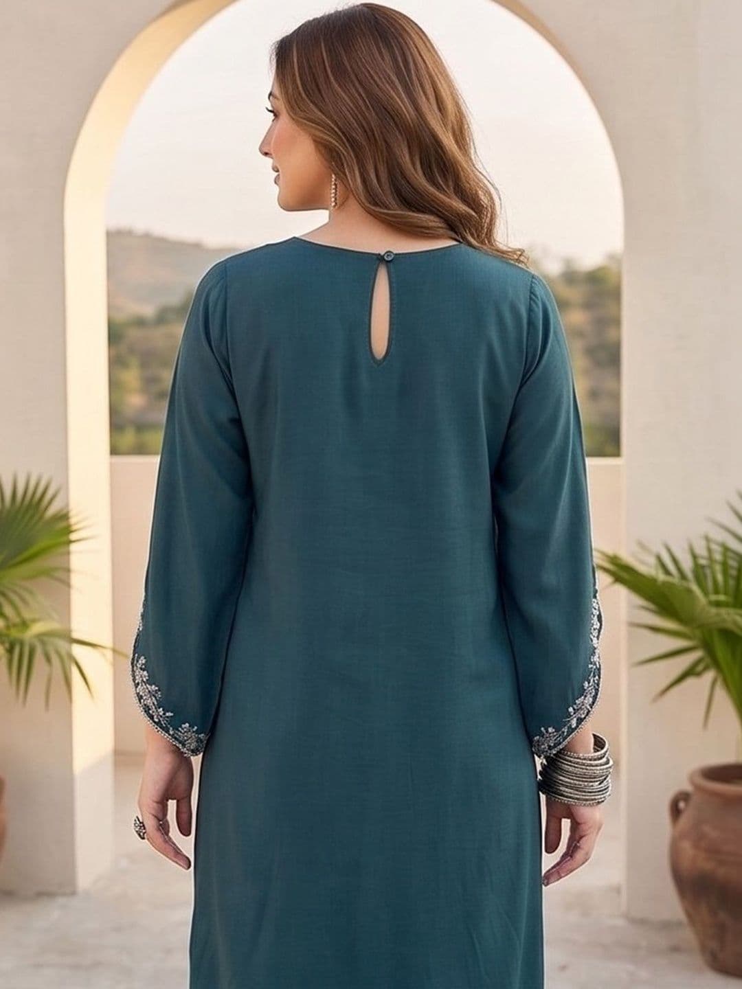 Varanga Women Regular Thread Work Kurta with Palazzos thumbnail 3
