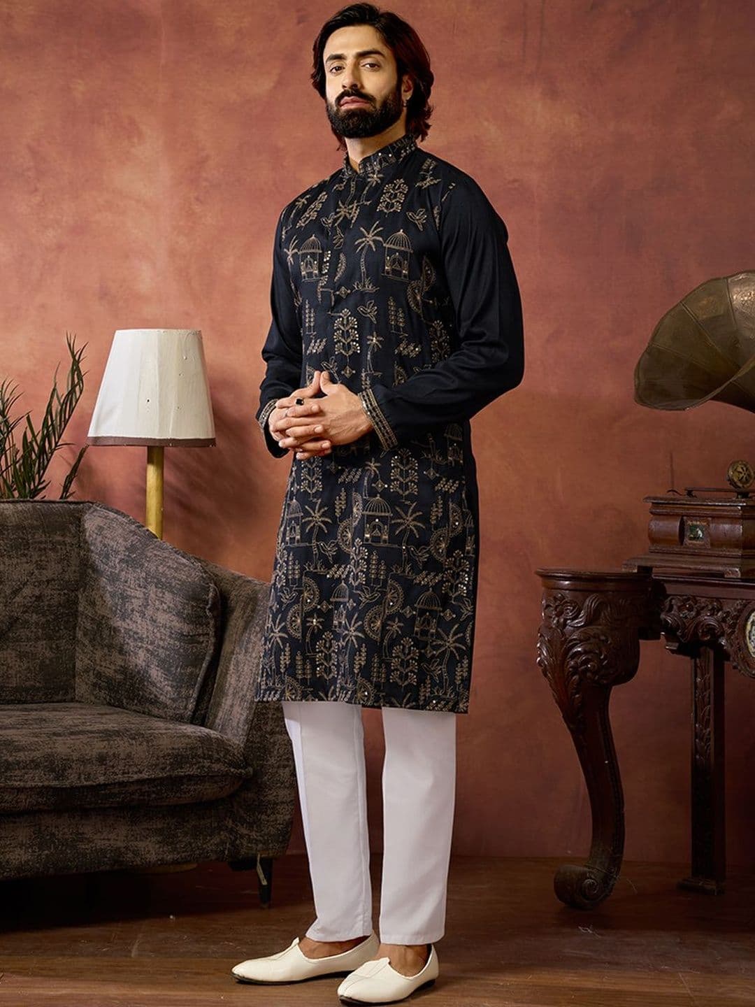 House of Pataudi Embroidered Cotton Mandarin Collar Knee Length Straight Kurtas thumbnail 4