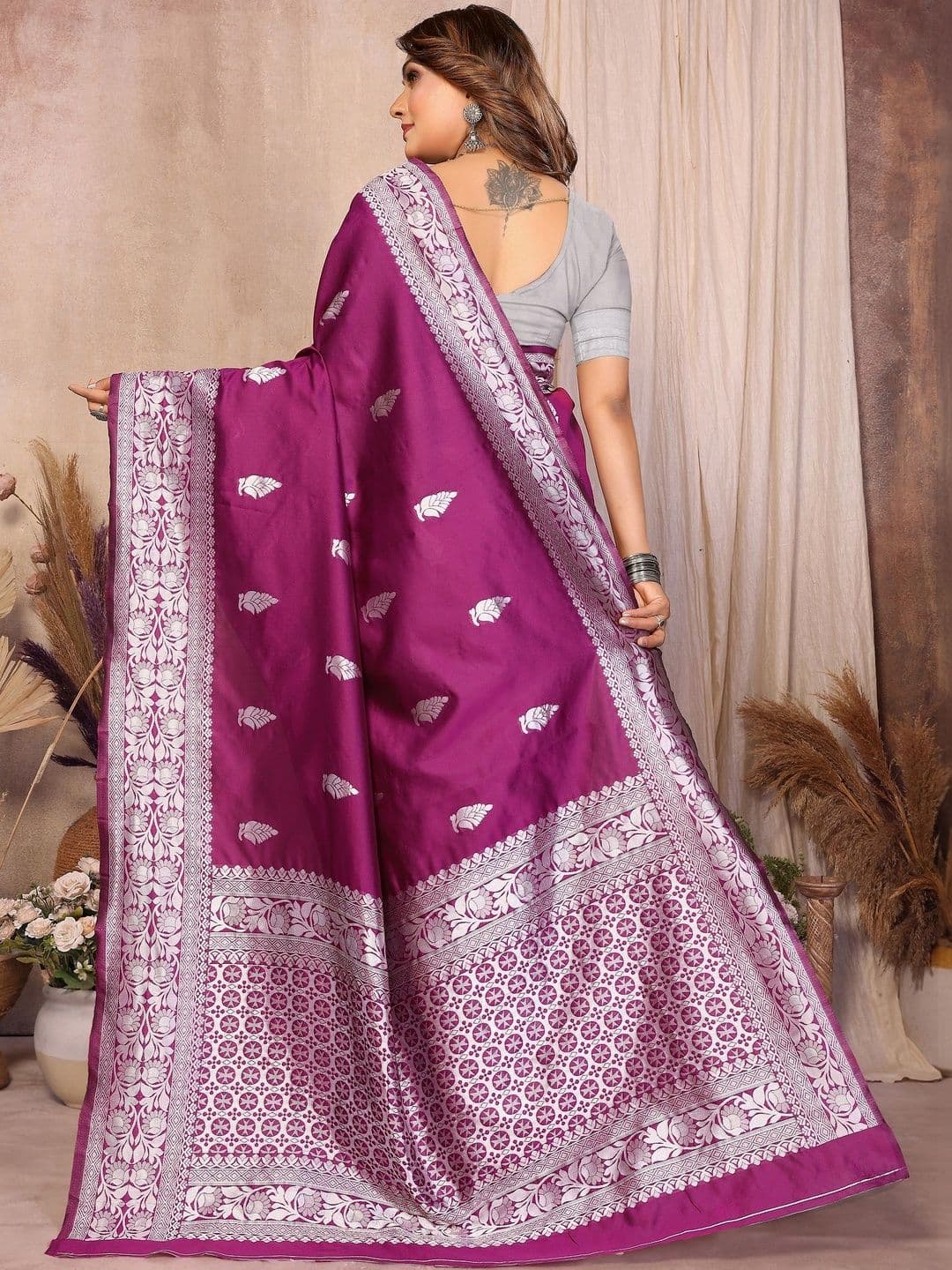 VEDANT VASTRAM Ethnic Motifs Zari Art Silk Handloom Banarasi Saree thumbnail 7