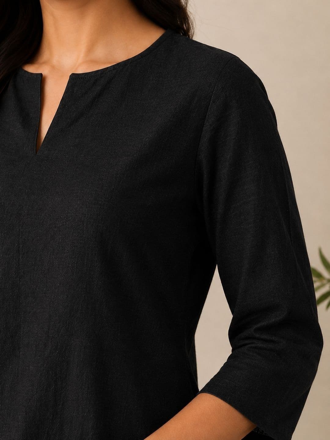 swingal Women Black Pure Cotton Solid Straight Kurta thumbnail 4