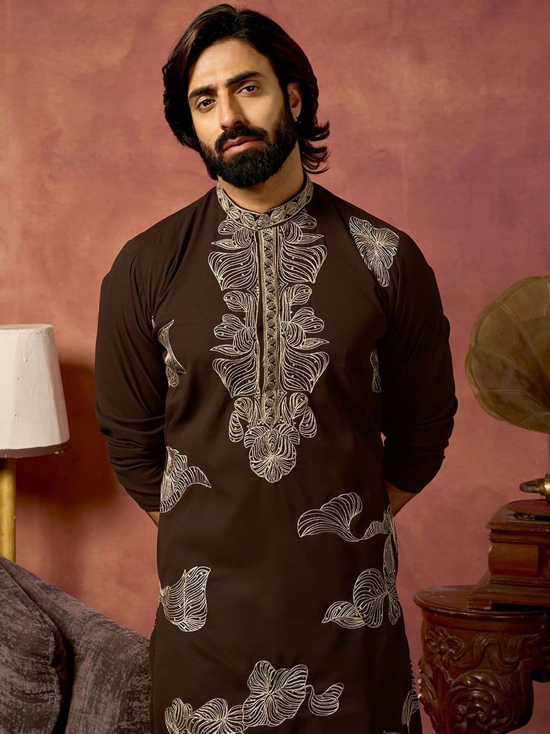 House of Pataudi Embroidered Cotton Mandarin Collar Knee Length Straight Kurtas thumbnail 2