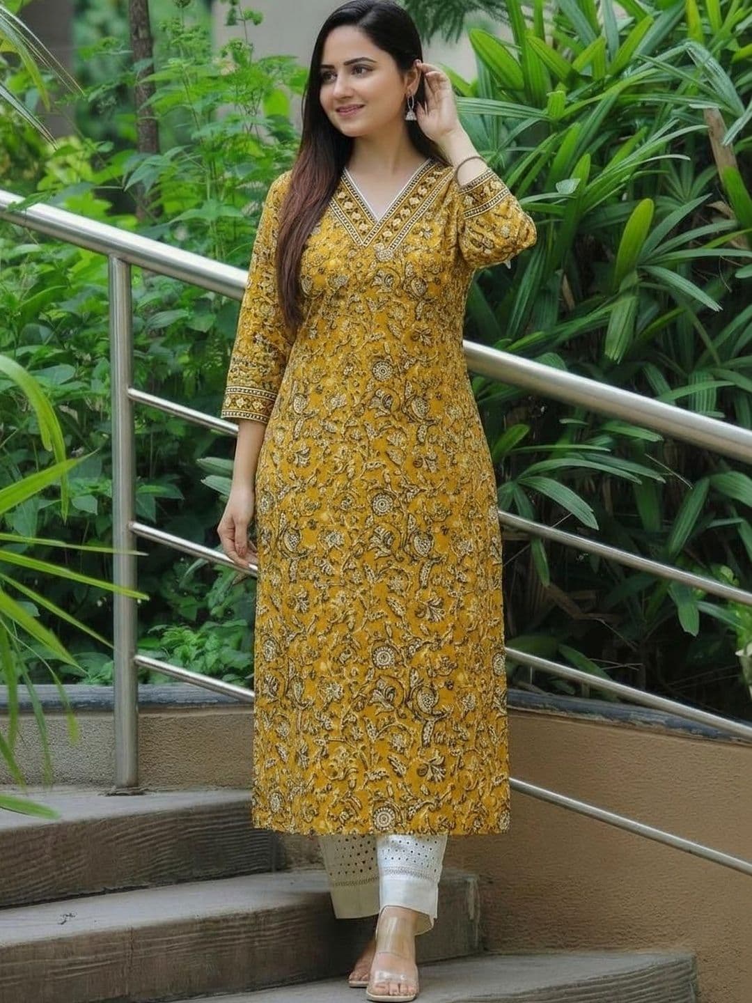 Sa Rasa Women Floral Printed Kurta - view 1