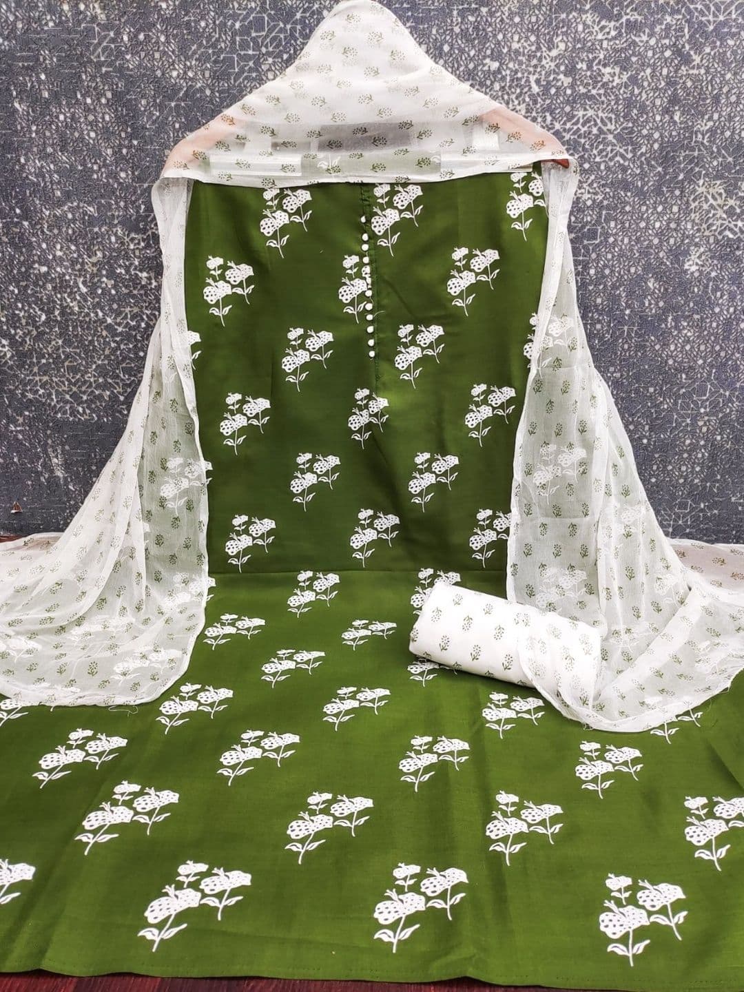 LeeliPeeri Designer Printed Pure Cotton Unstitched Dress Material thumbnail 2