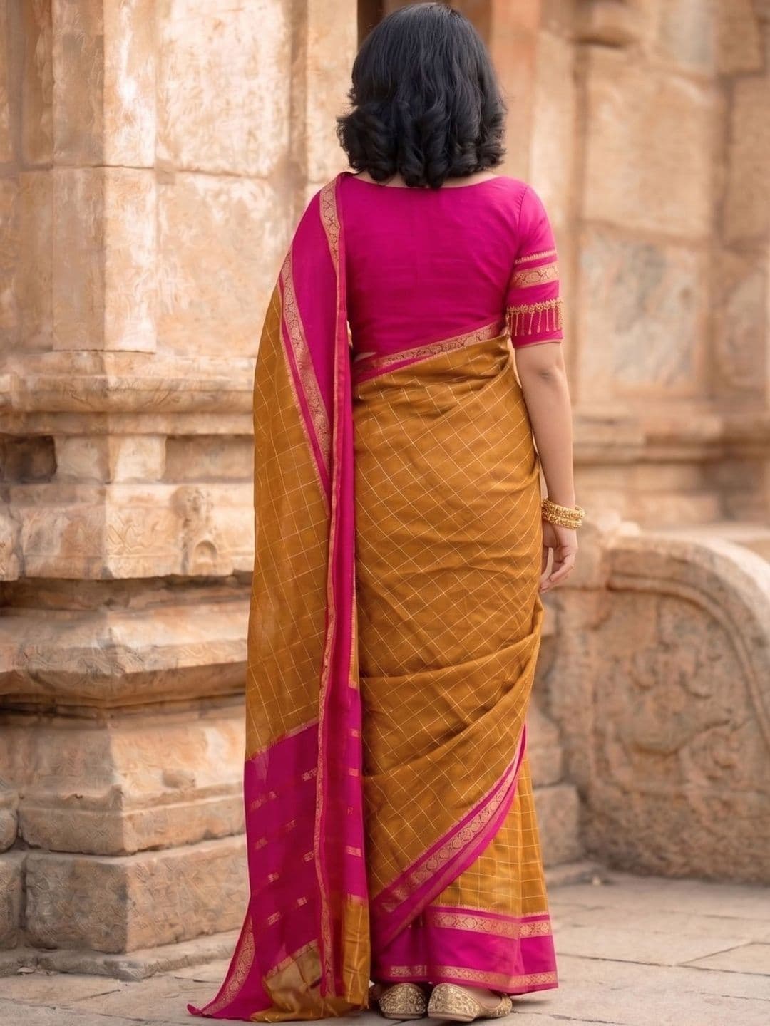 Mitera Checked Silk Blend Handloom Banarasi Saree thumbnail 4