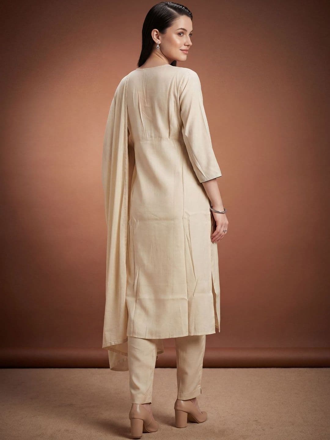 Indo Era Women Ethnic Motifs Embroidered Regular Thread Work Kurta with Trousers & With Dupatta thumbnail 4