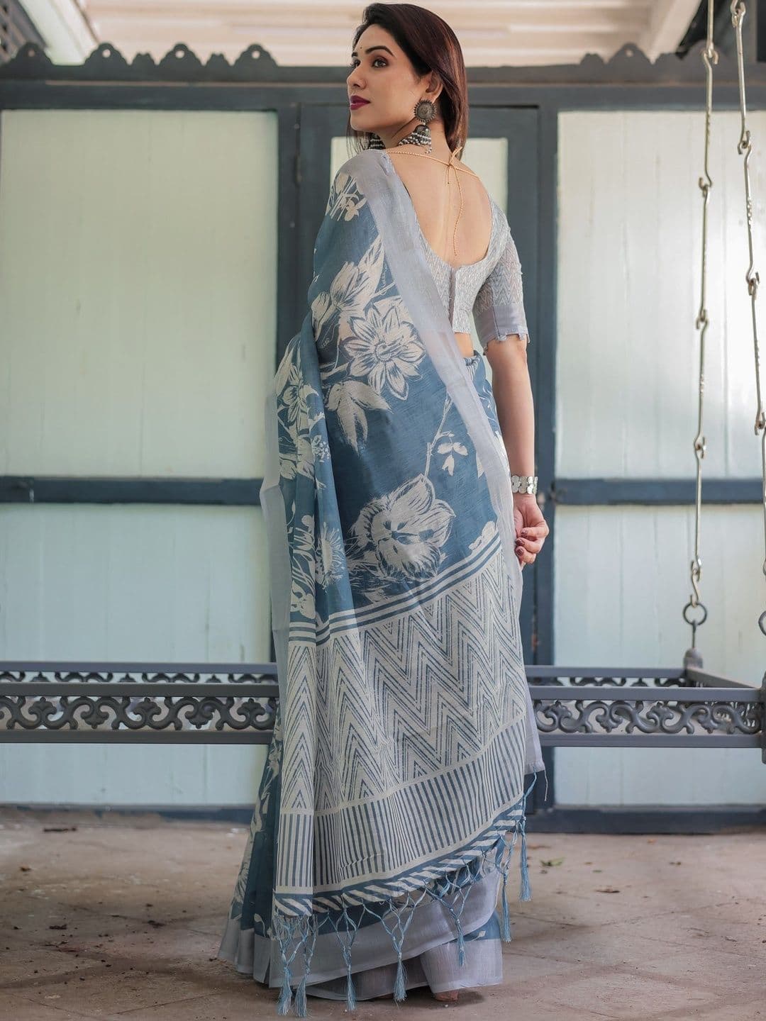 all about you Floral Linen Blend Handloom Saree thumbnail 6