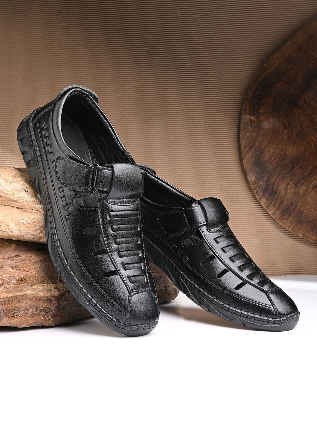 The Roadster Lifestyle Co Men Leather Velcro Fisherman Sandals thumbnail 4
