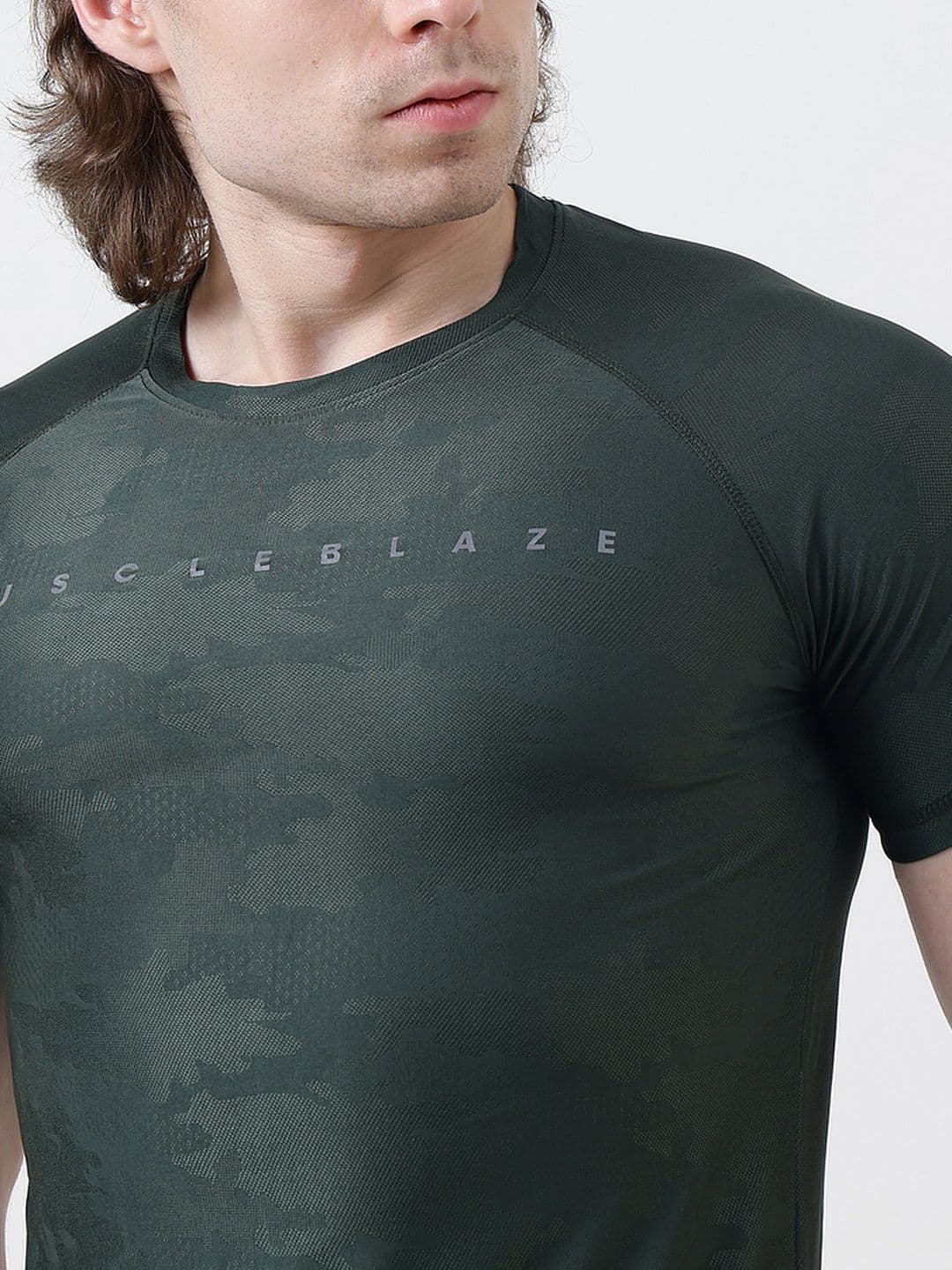 MuscleBlaze Unisex Brand Logo Printed Round Neck Compression T-shirt thumbnail 7